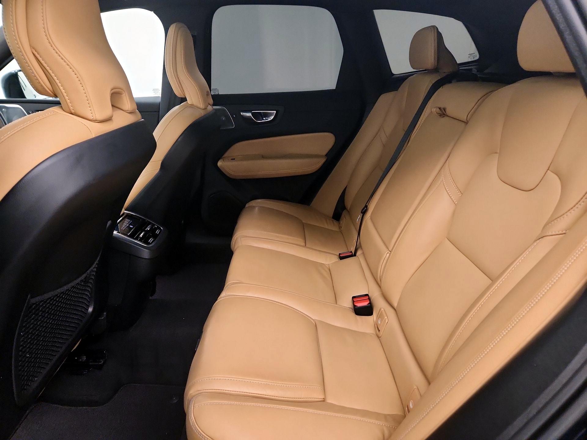 Thumbnail: 2023 Volvo XC60 - 20