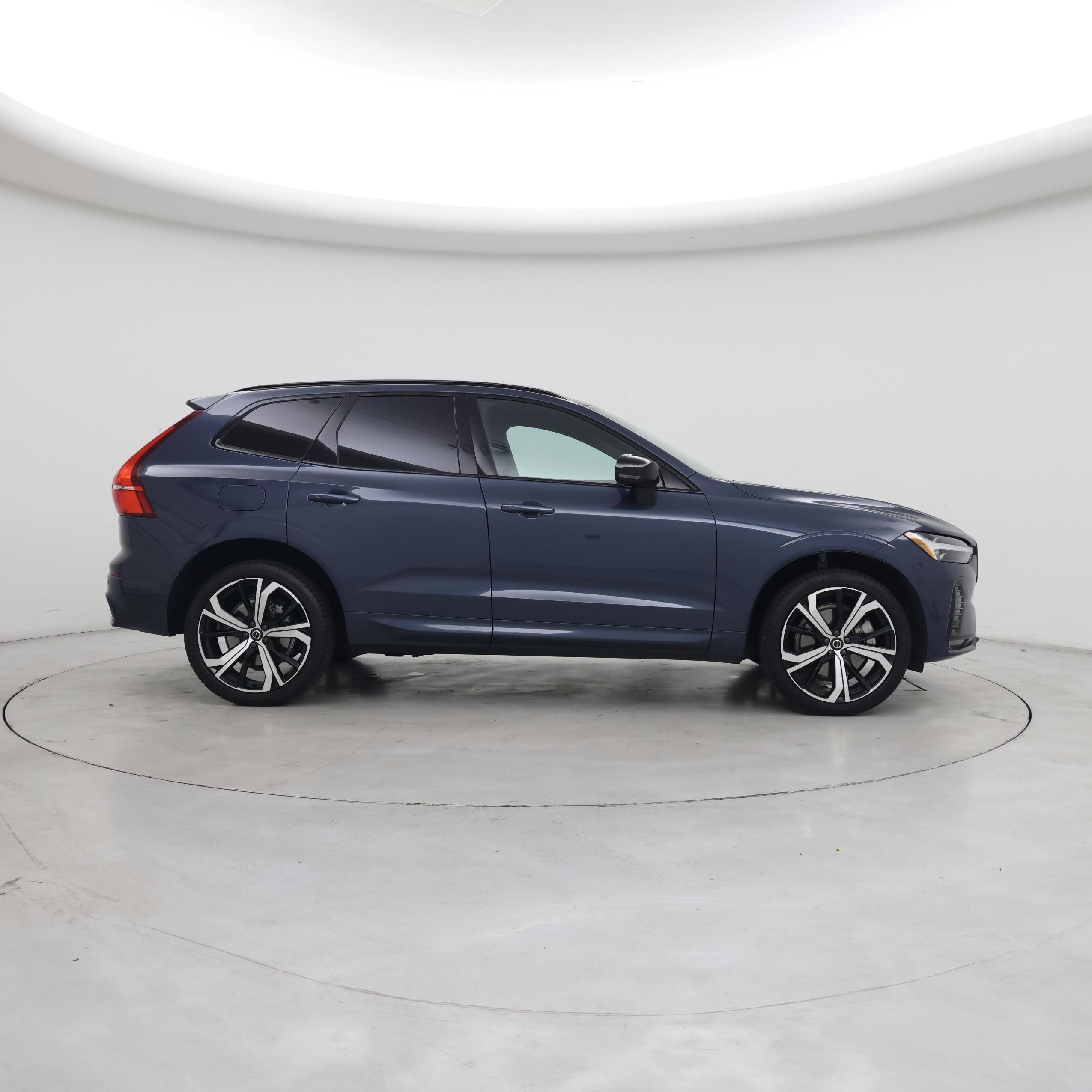 Thumbnail: 2023 Volvo XC60 - 7