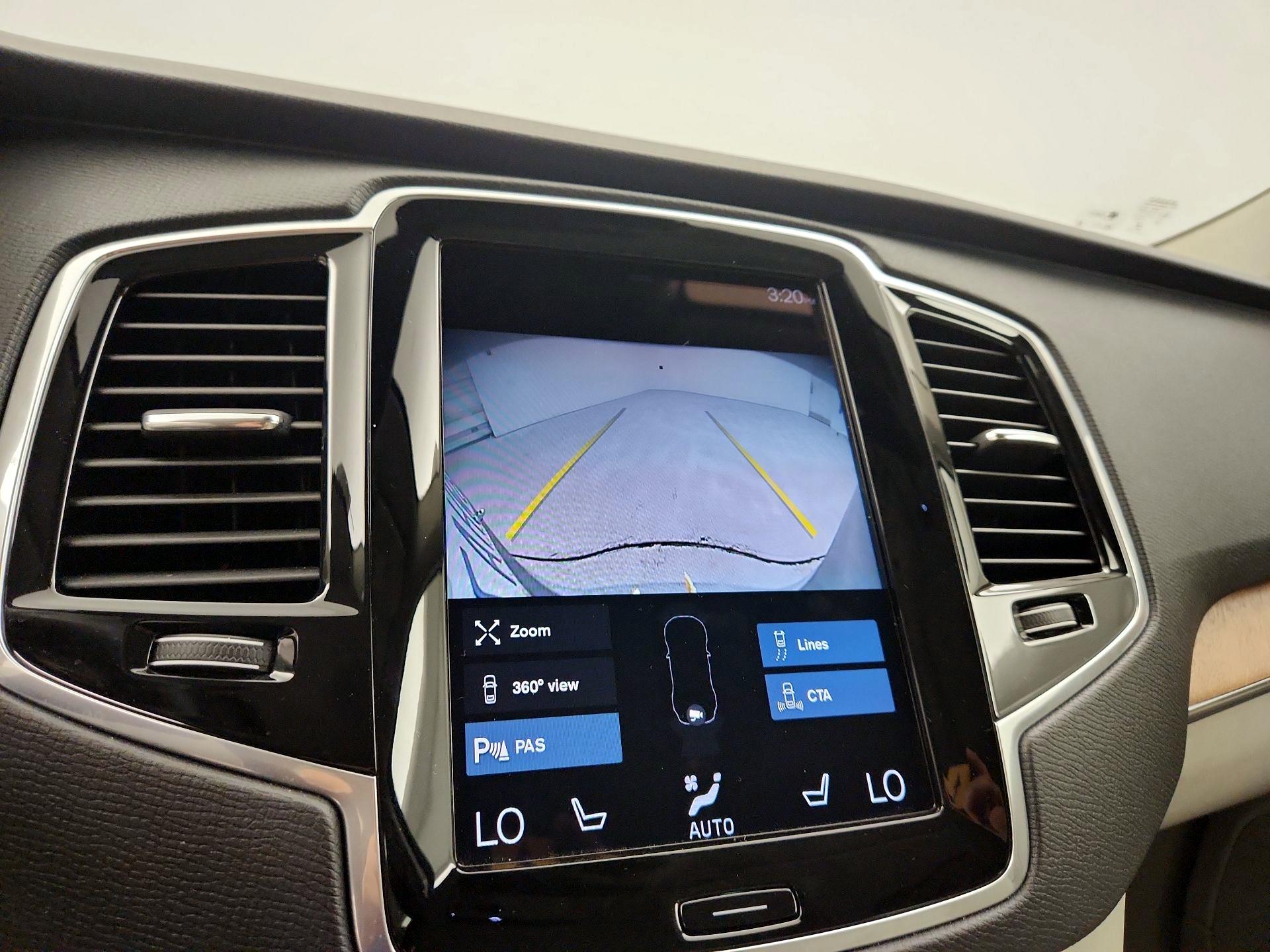 Thumbnail: 2021 Volvo XC90 - 16