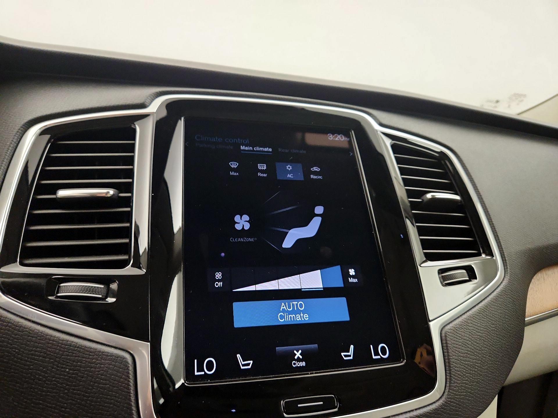 Thumbnail: 2021 Volvo XC90 - 17