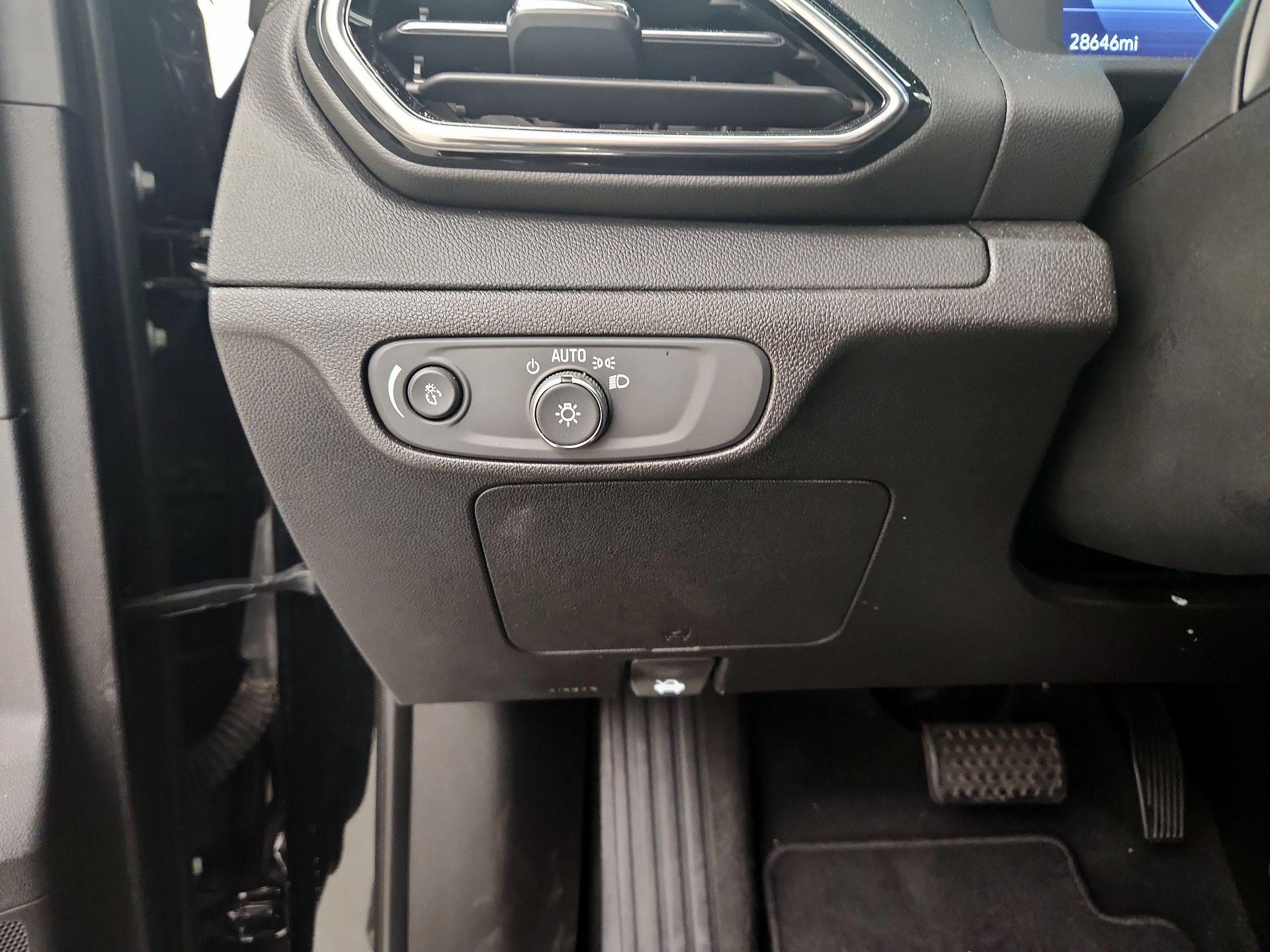 Thumbnail: 2023 Chevrolet Bolt EUV - 13
