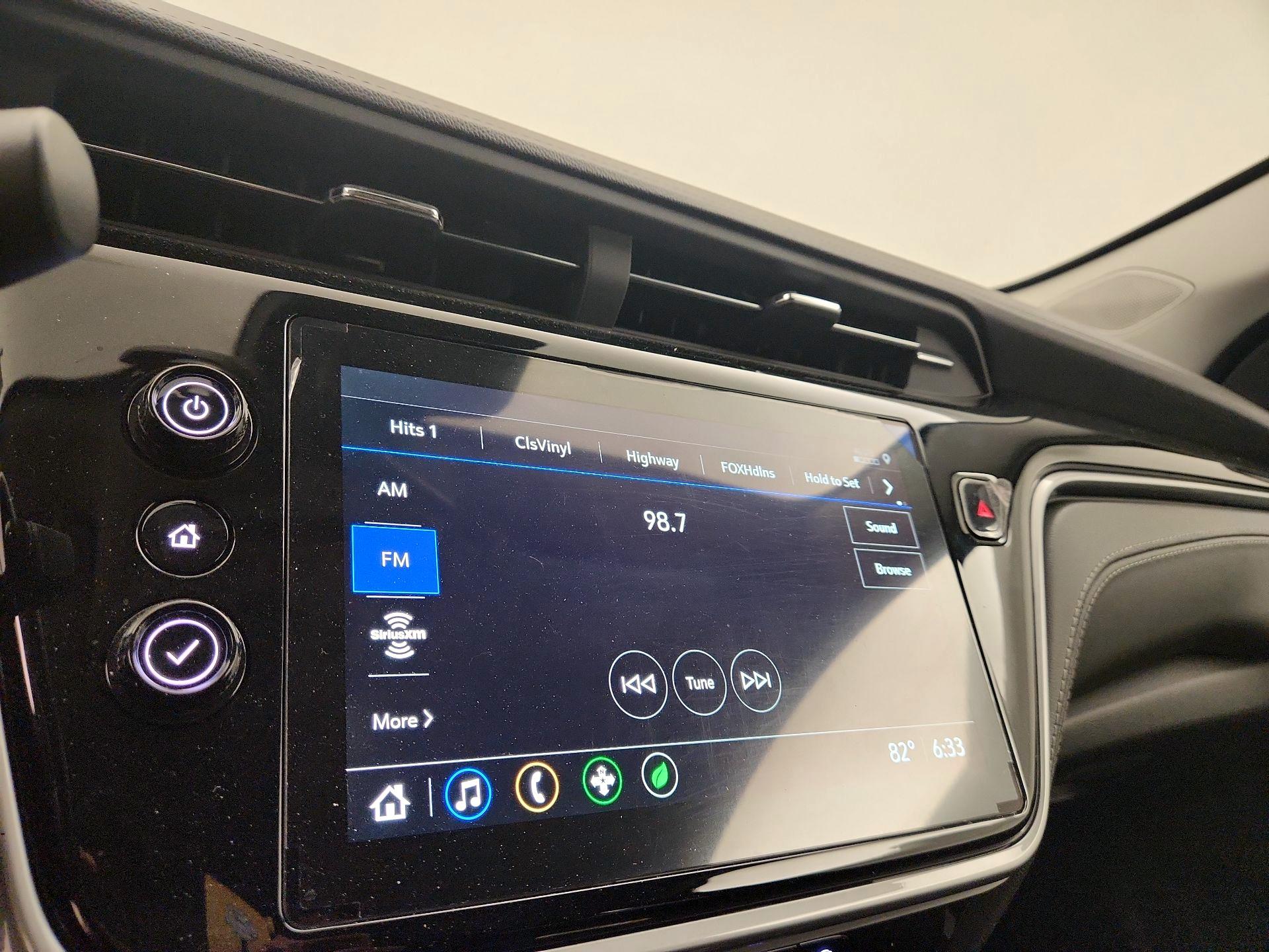 Thumbnail: 2023 Chevrolet Bolt EUV - 15