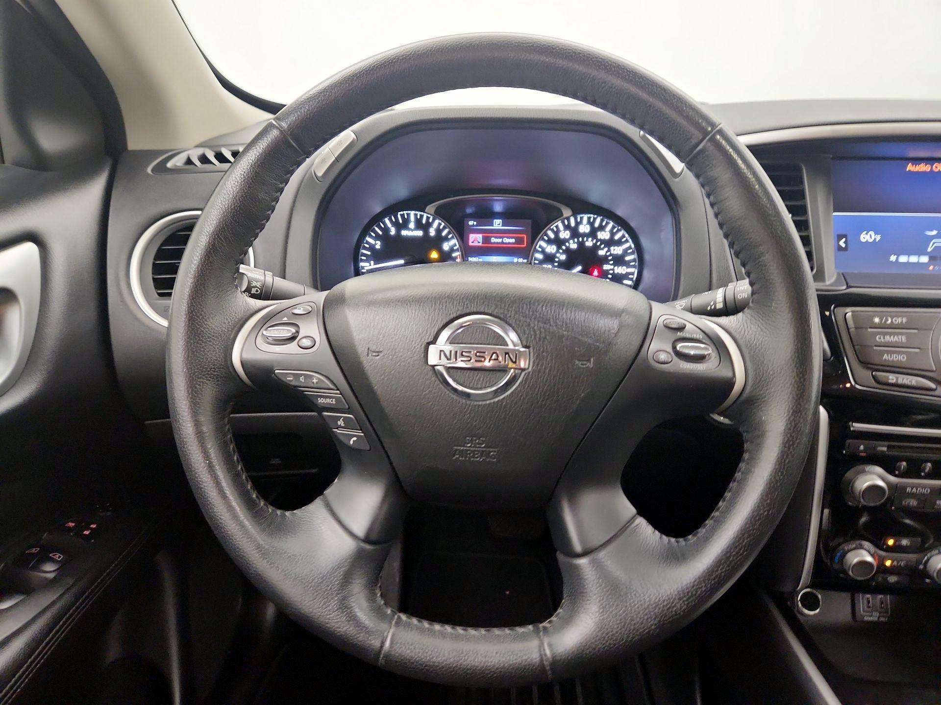 Thumbnail: 2018 Nissan Pathfinder - 10
