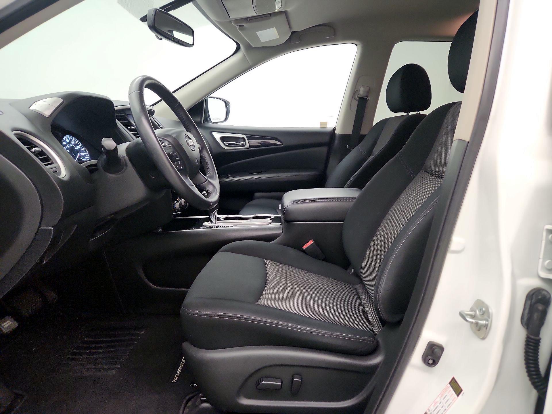 Thumbnail: 2018 Nissan Pathfinder - 11