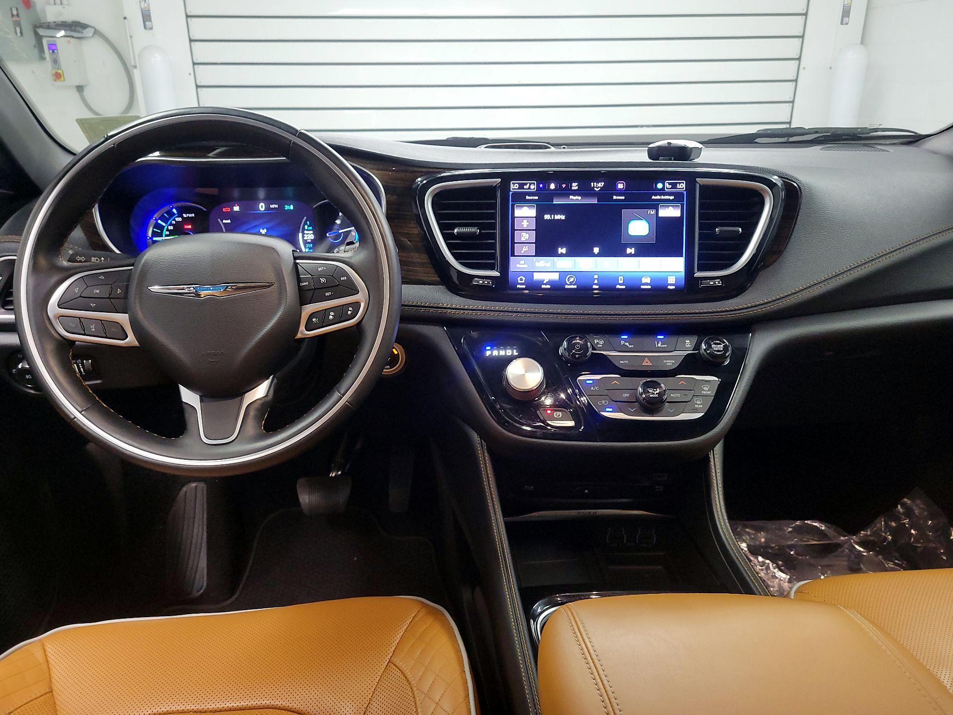 Thumbnail: 2021 Chrysler Pacifica - 9