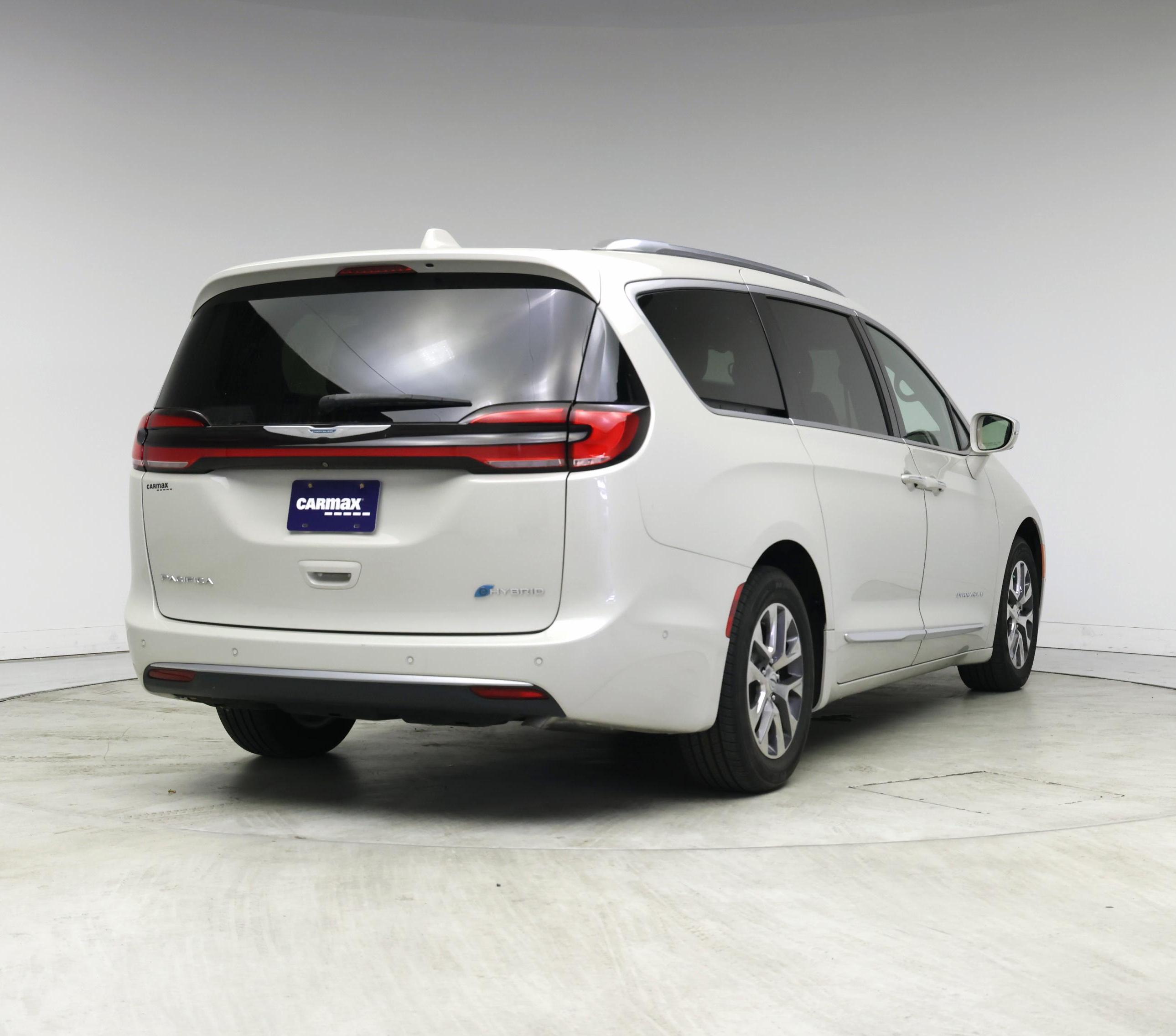 Thumbnail: 2021 Chrysler Pacifica - 8
