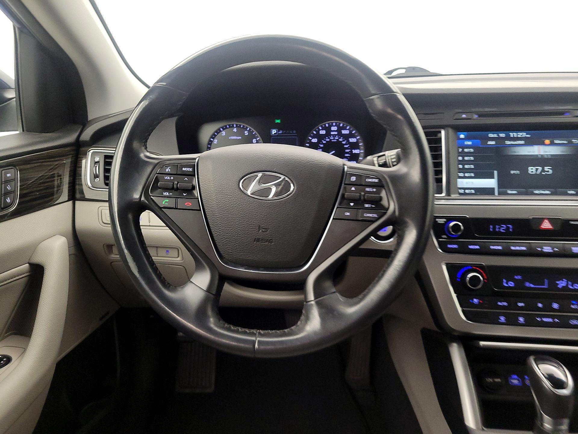 Thumbnail: 2017 Hyundai Sonata - 10