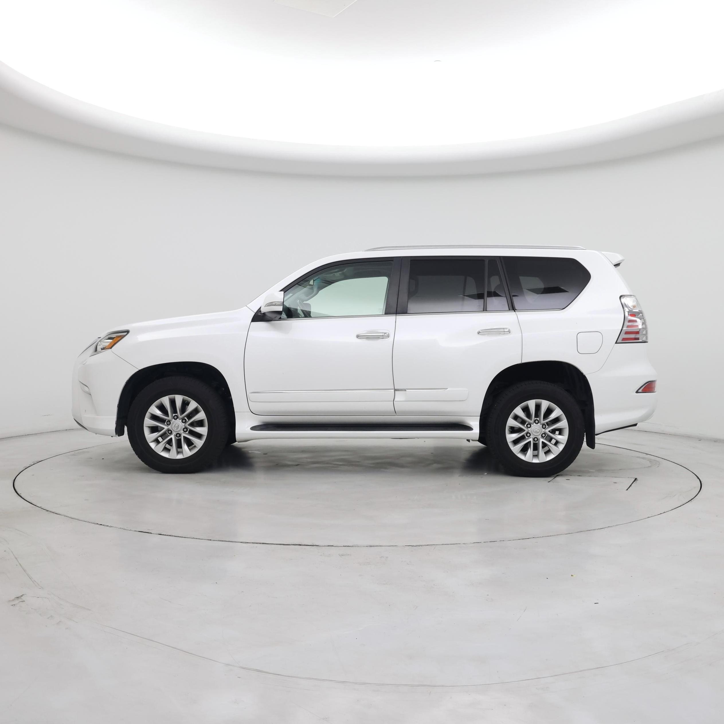 Thumbnail: 2017 Lexus GX - 3
