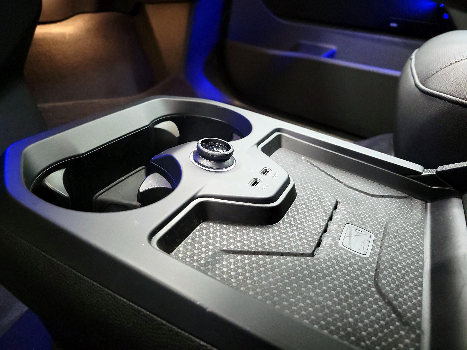 Thumbnail: 2025 BMW iX - 19