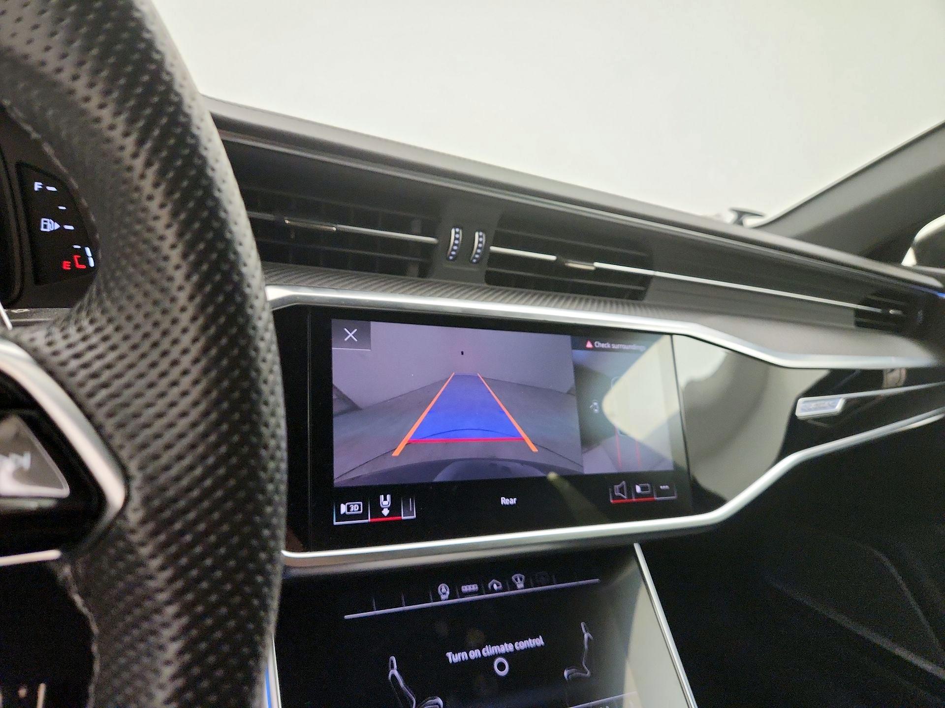 Thumbnail: 2021 Audi RS 6 - 15