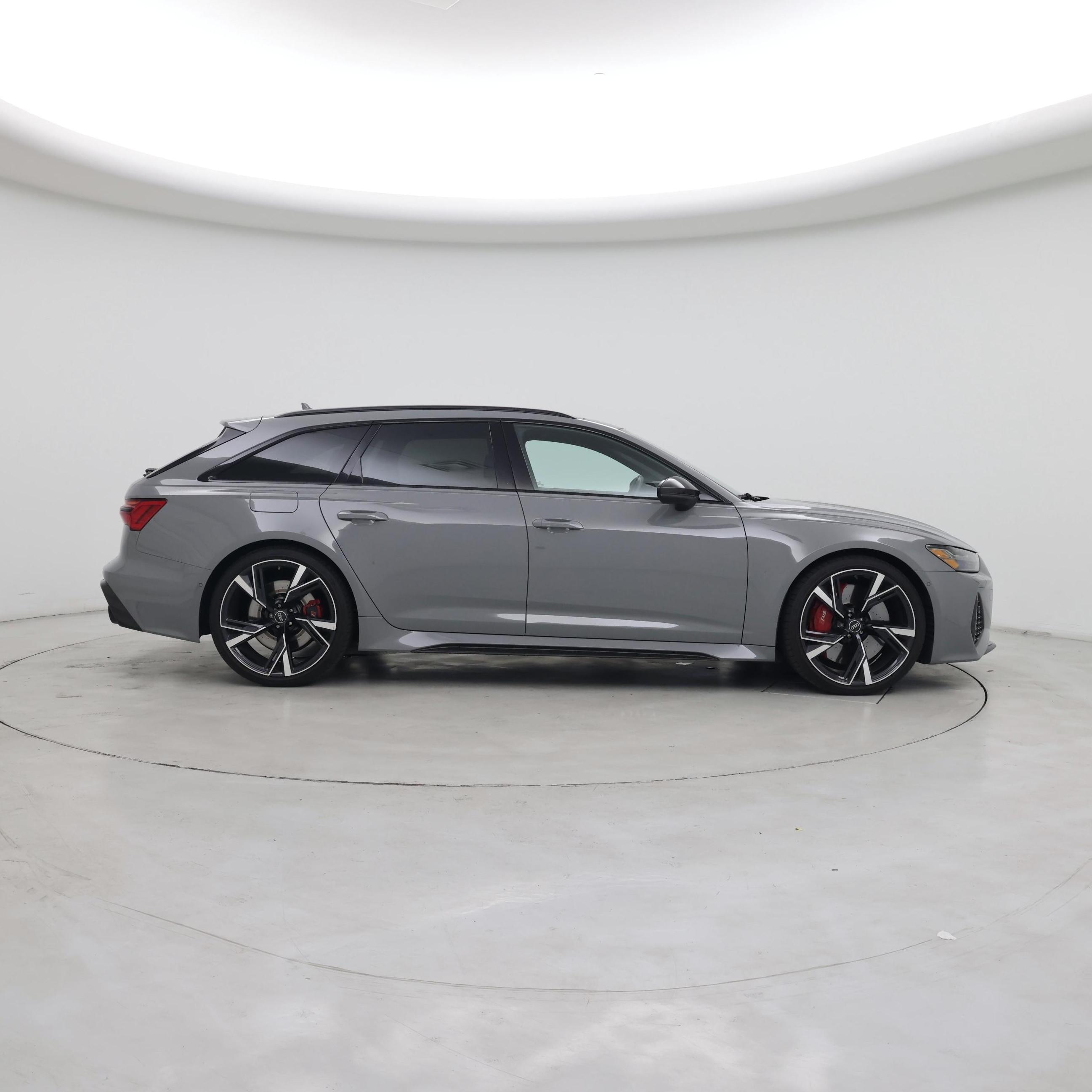 Thumbnail: 2021 Audi RS 6 - 7