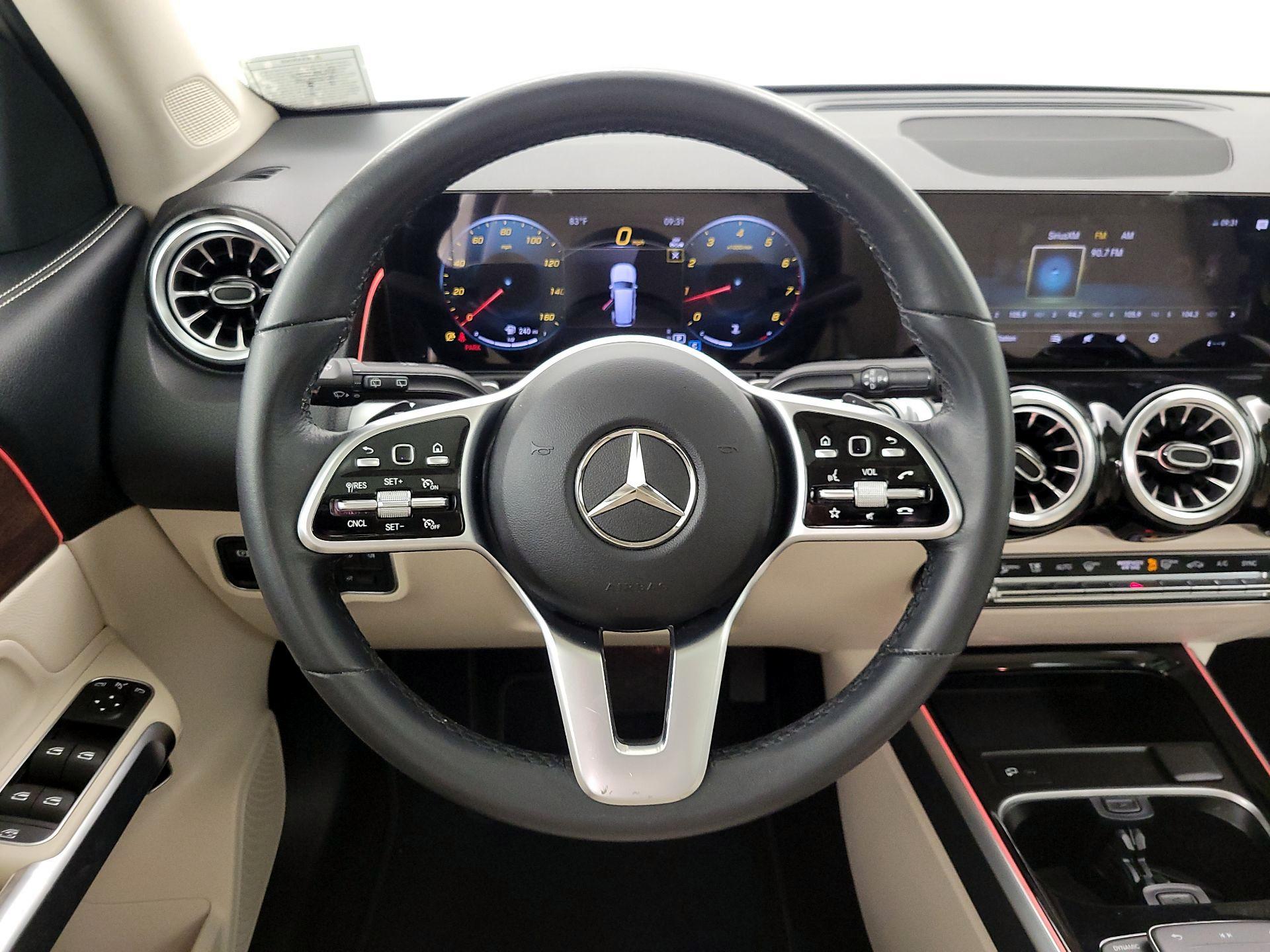 Thumbnail: 2023 Mercedes-Benz GLB - 10