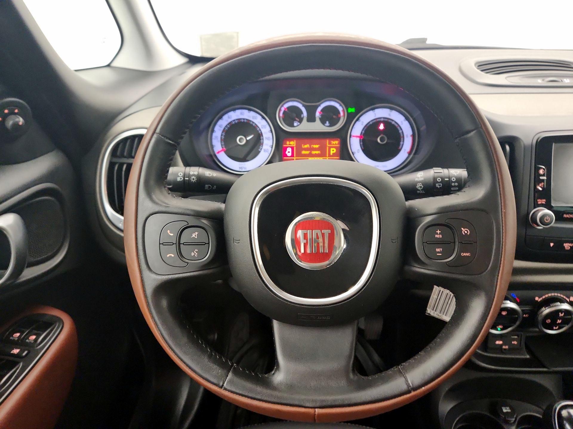 Thumbnail: 2015 Fiat 500L - 10