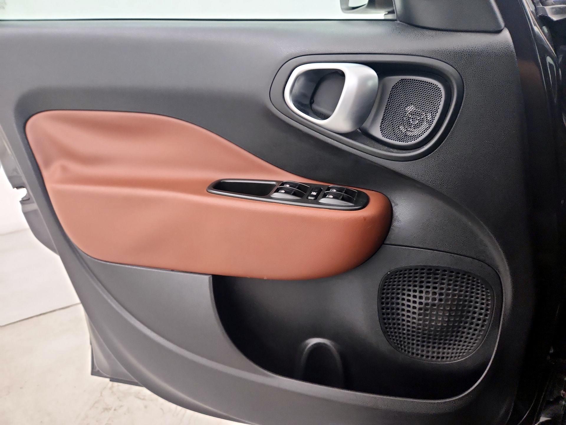 Thumbnail: 2015 Fiat 500L - 12