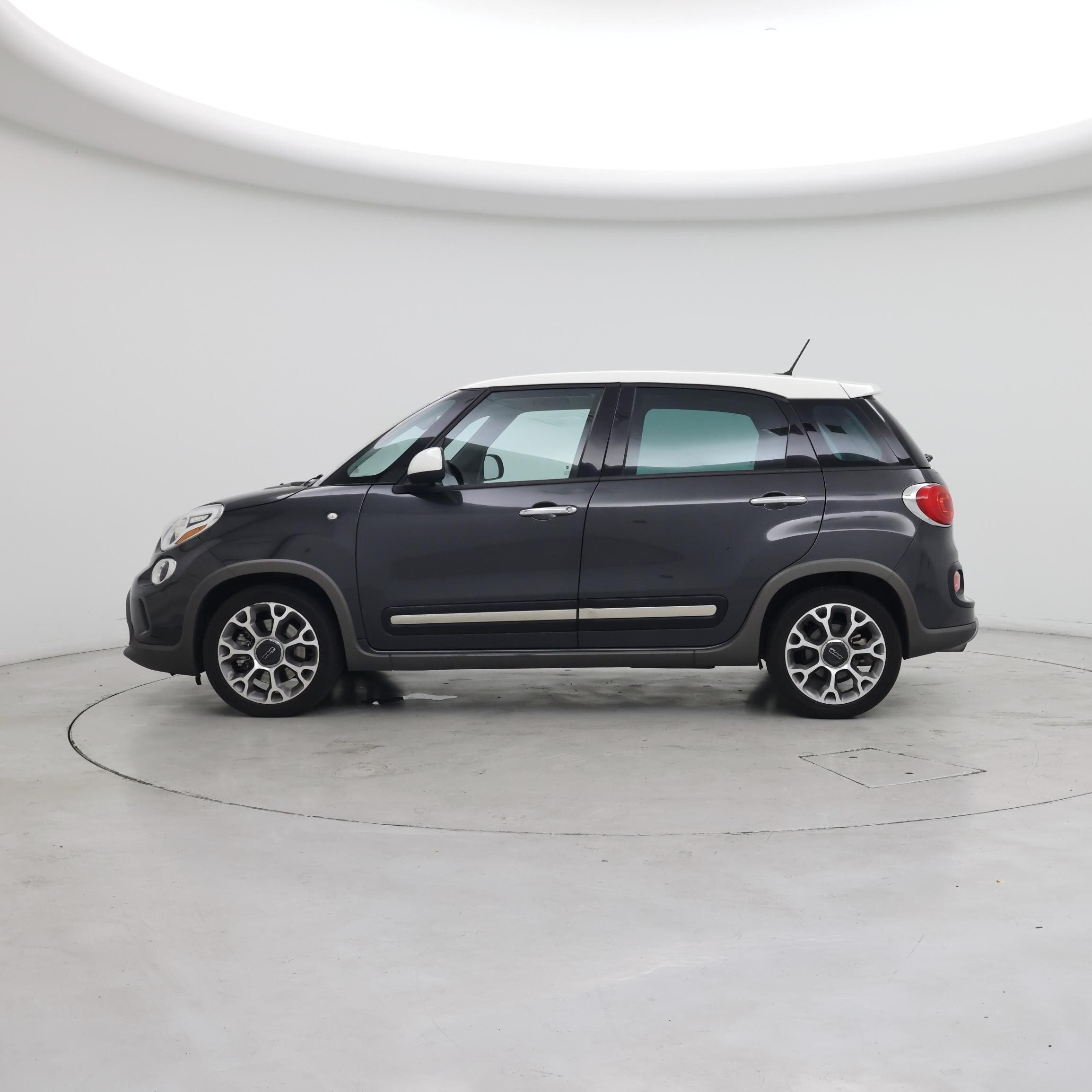 Thumbnail: 2015 Fiat 500L - 3