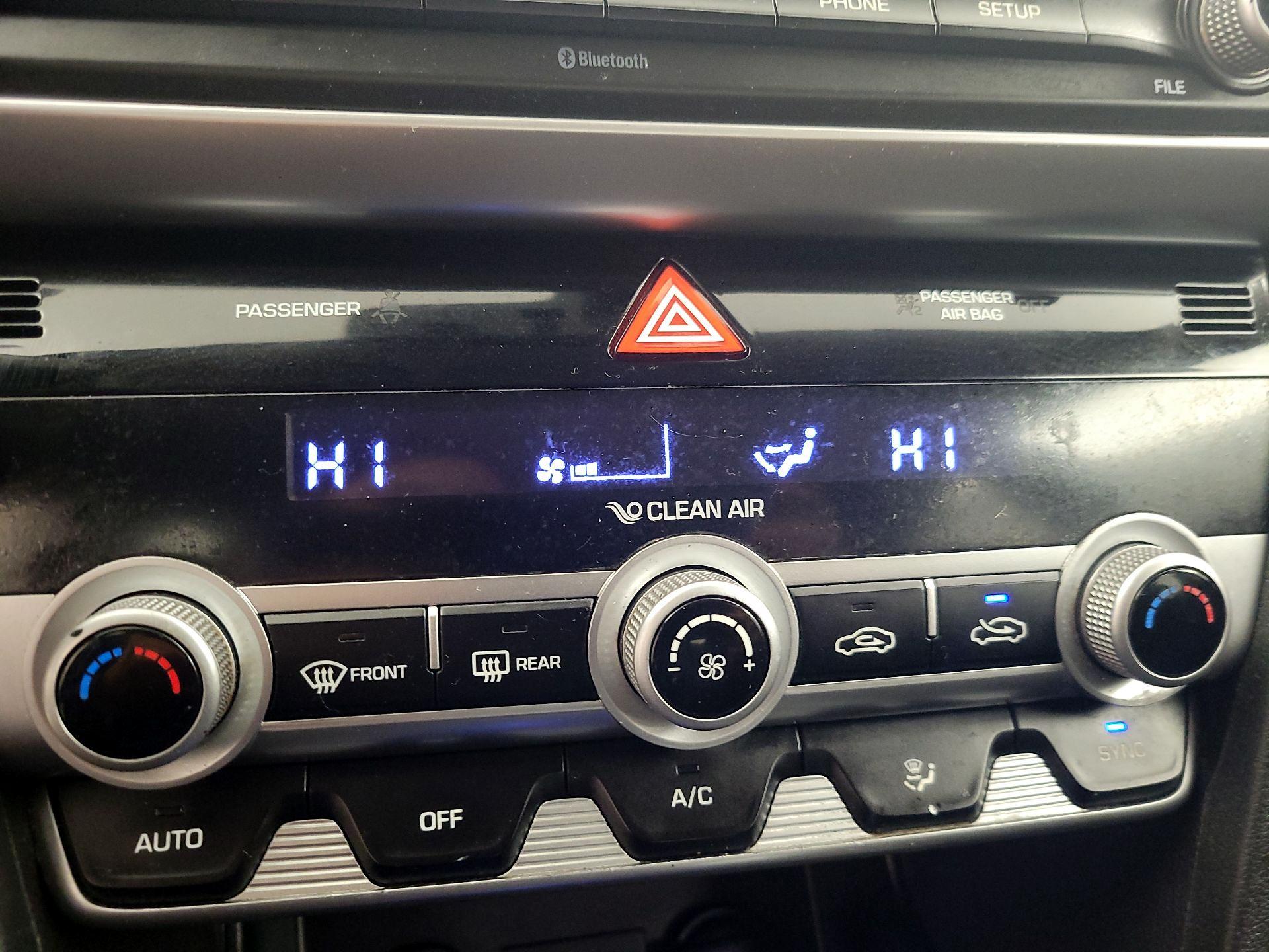 Thumbnail: 2020 Hyundai Elantra - 16