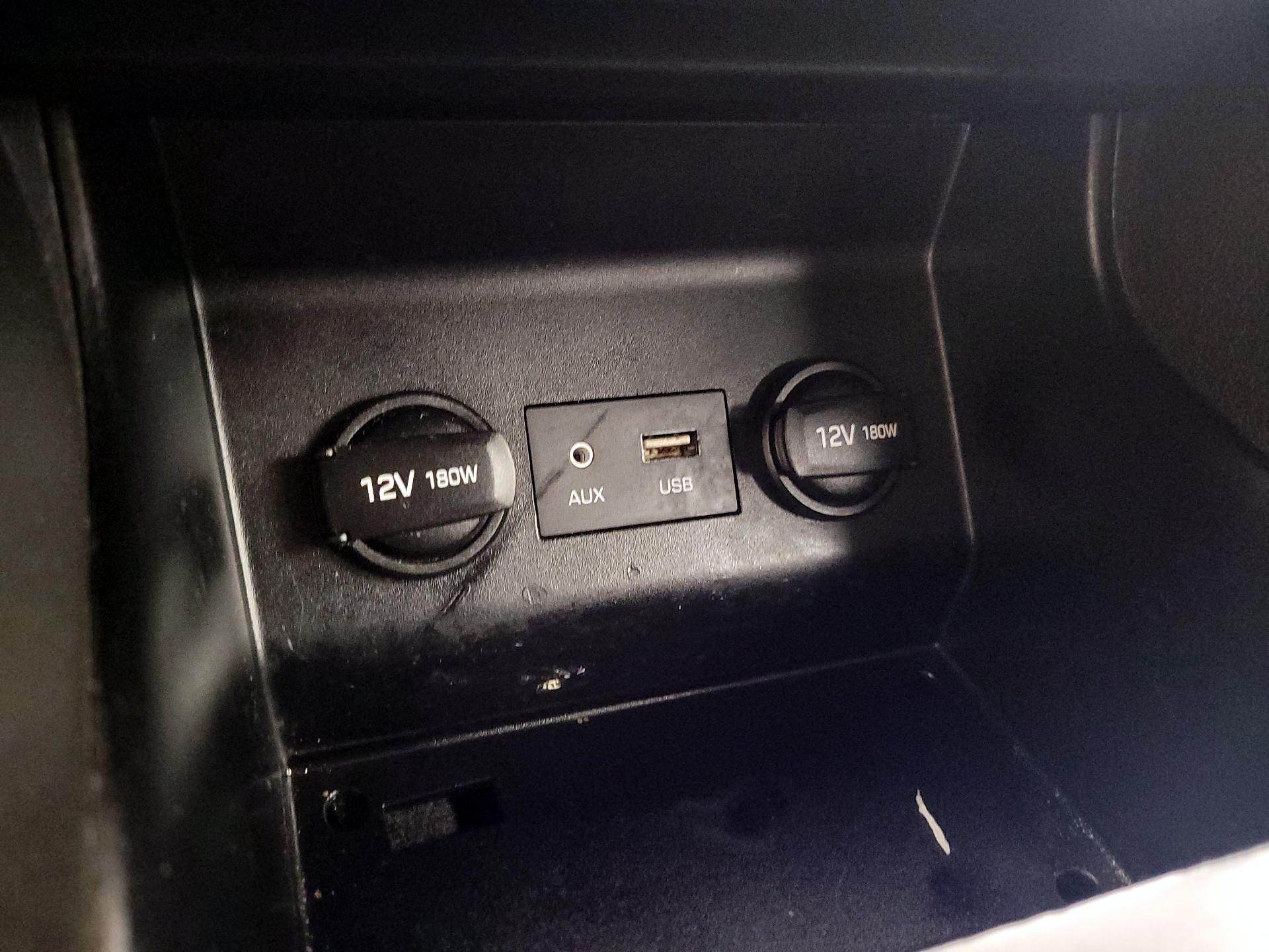 Thumbnail: 2020 Hyundai Elantra - 18