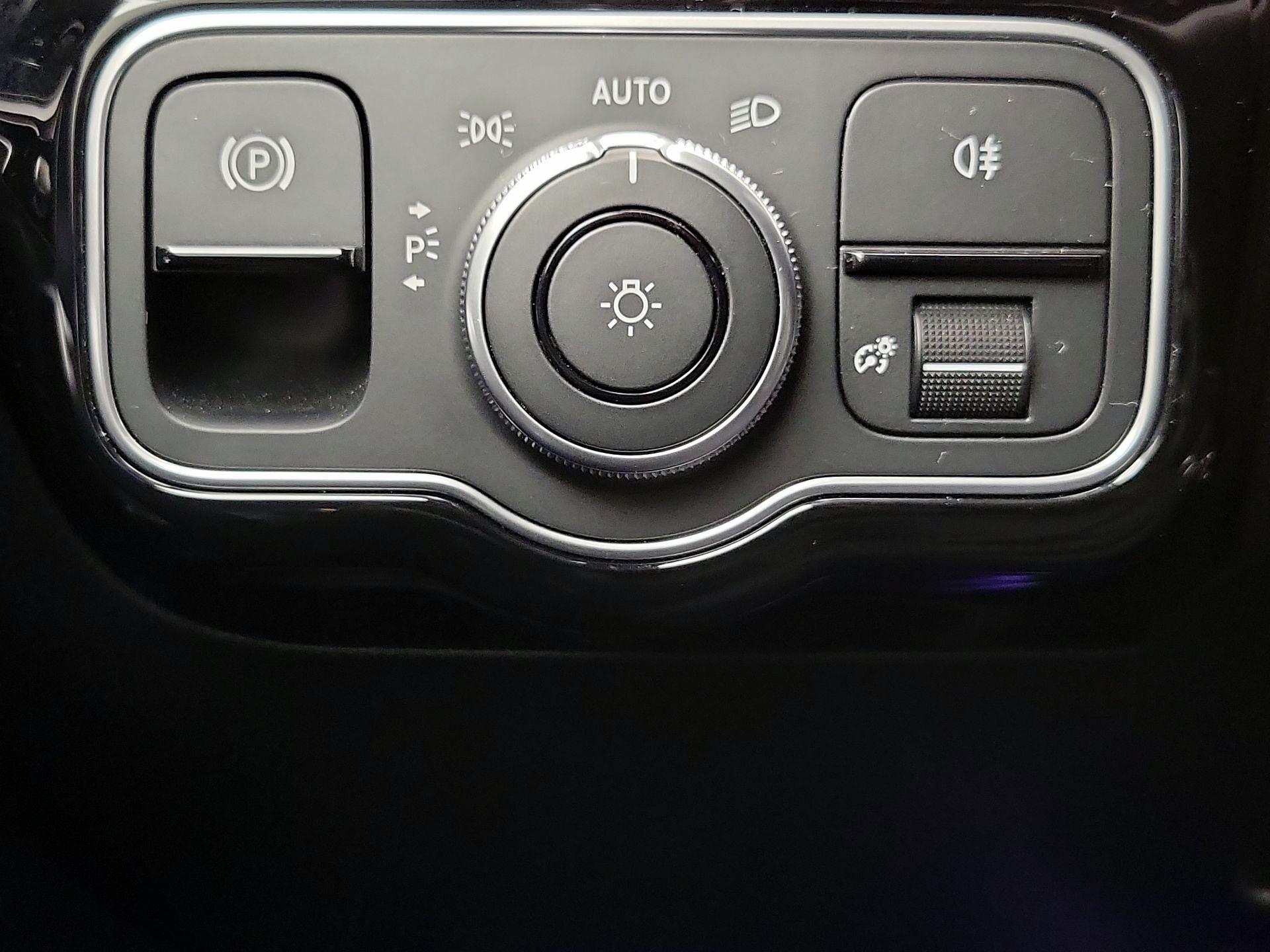 Thumbnail: 2025 Mercedes-Benz CLA - 13