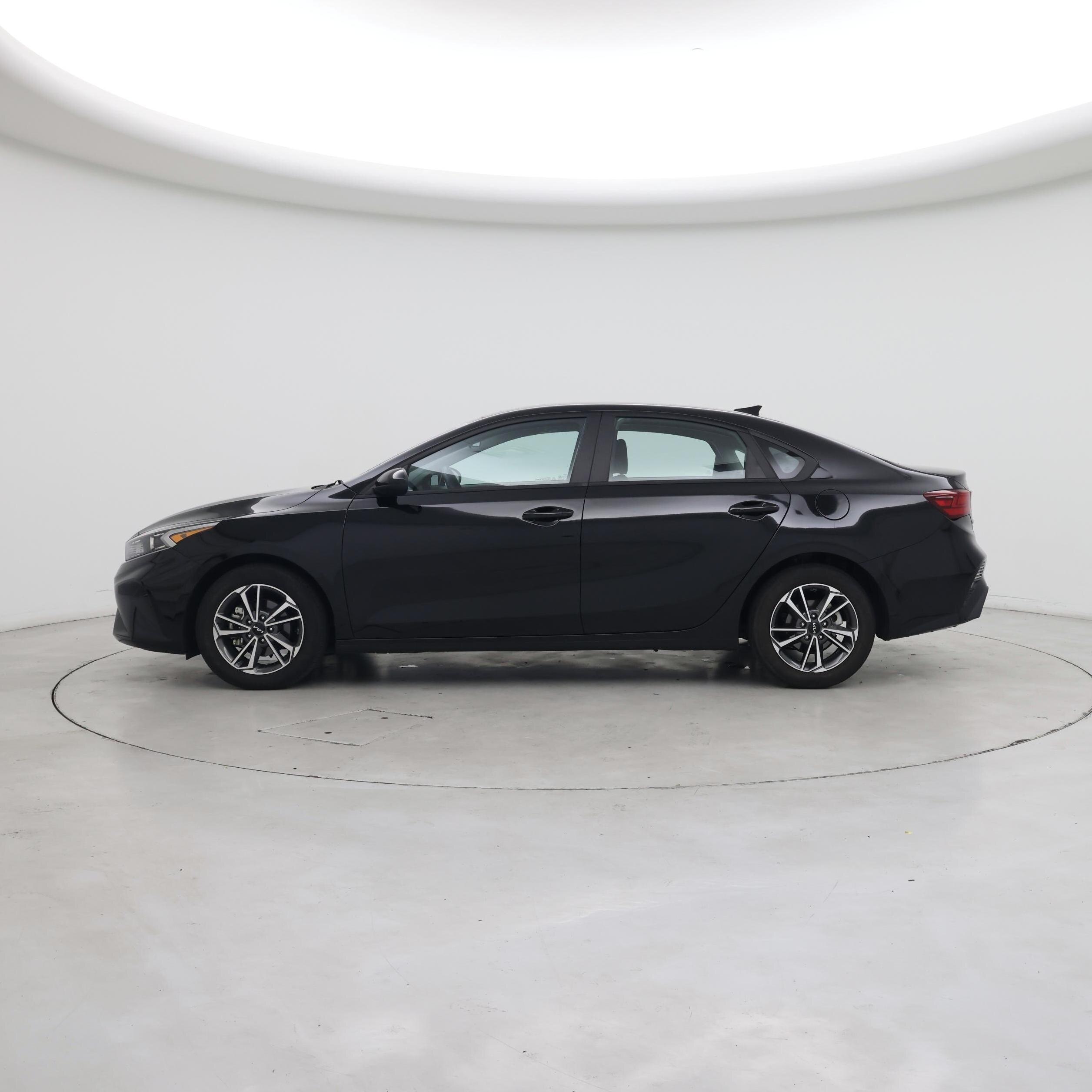 Thumbnail: 2023 Kia Forte - 3