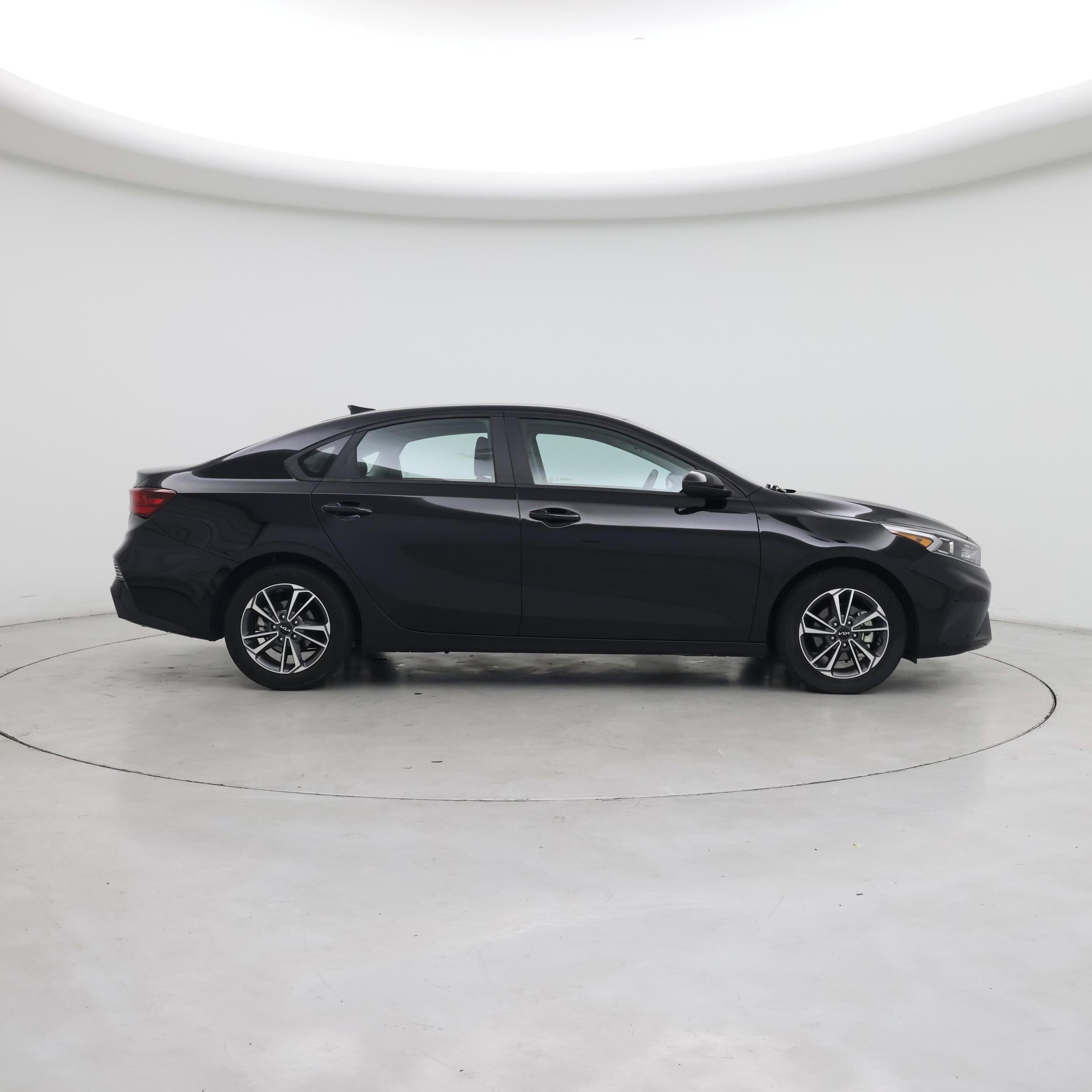 Thumbnail: 2023 Kia Forte - 7