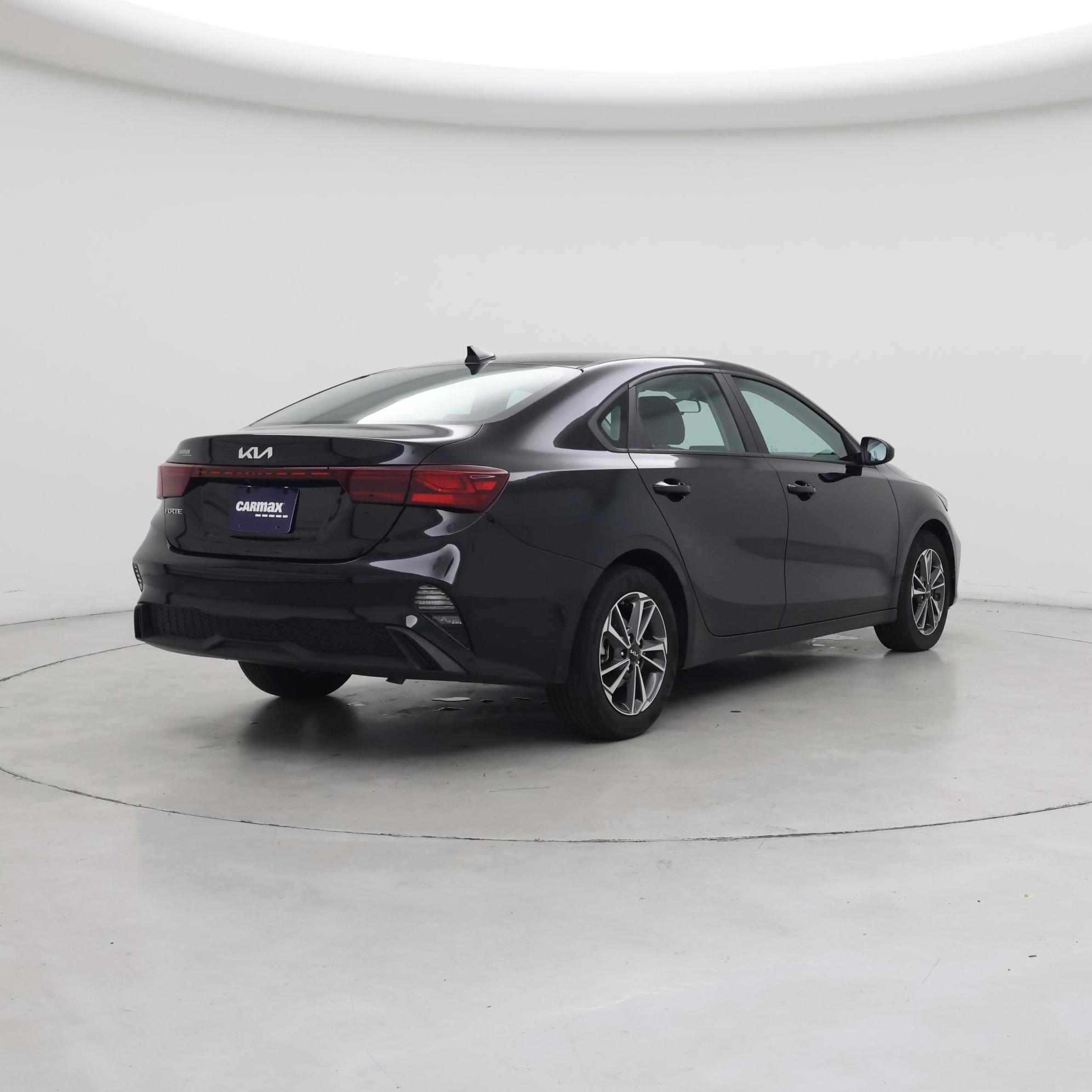 Thumbnail: 2023 Kia Forte - 8