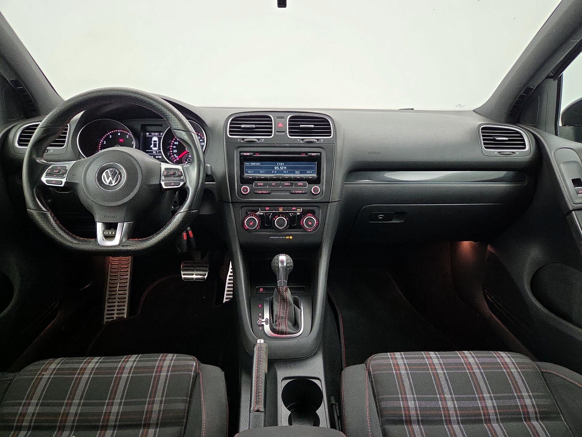 Thumbnail: 2014 Volkswagen Golf - 9