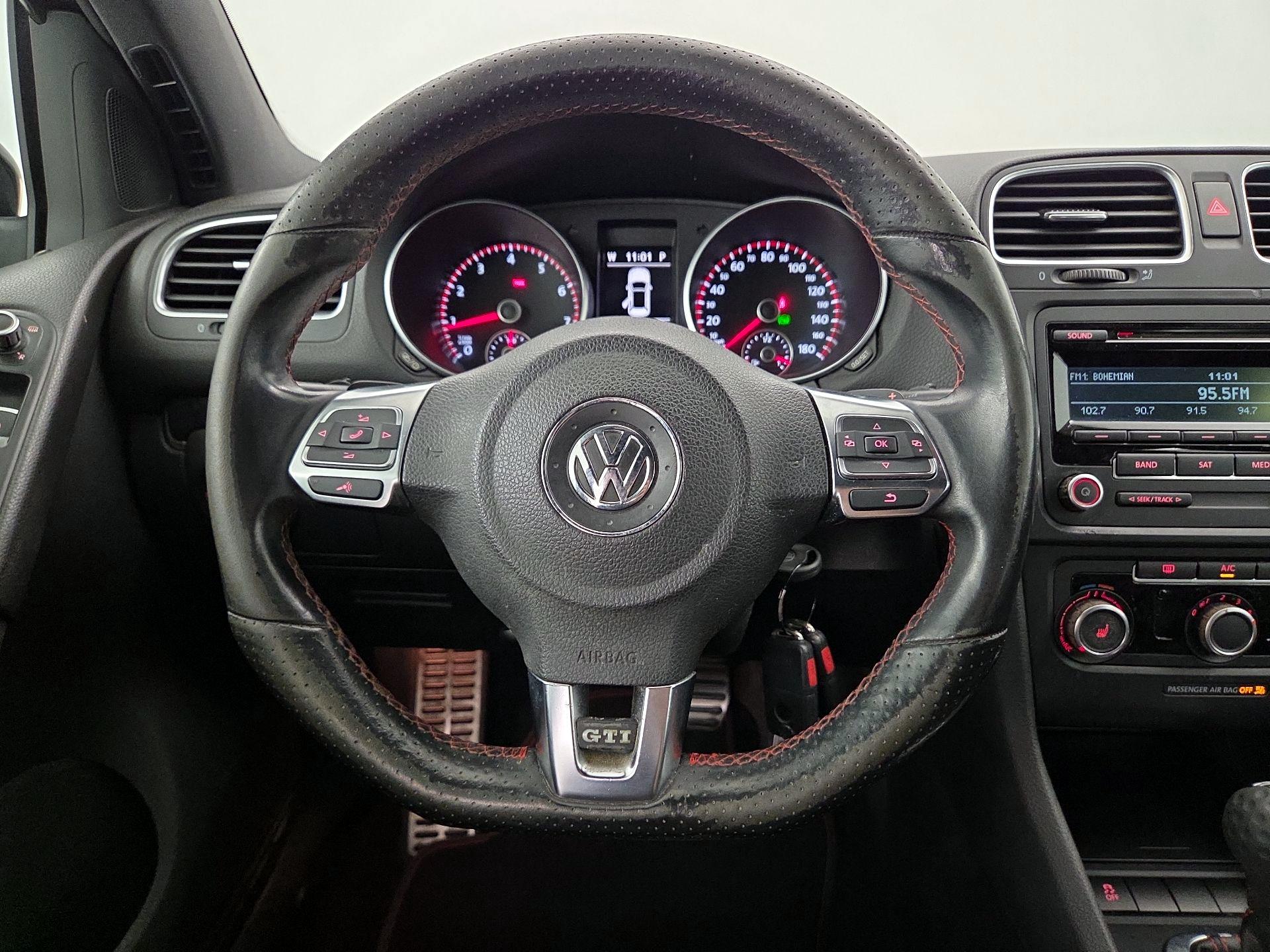 Thumbnail: 2014 Volkswagen Golf - 10