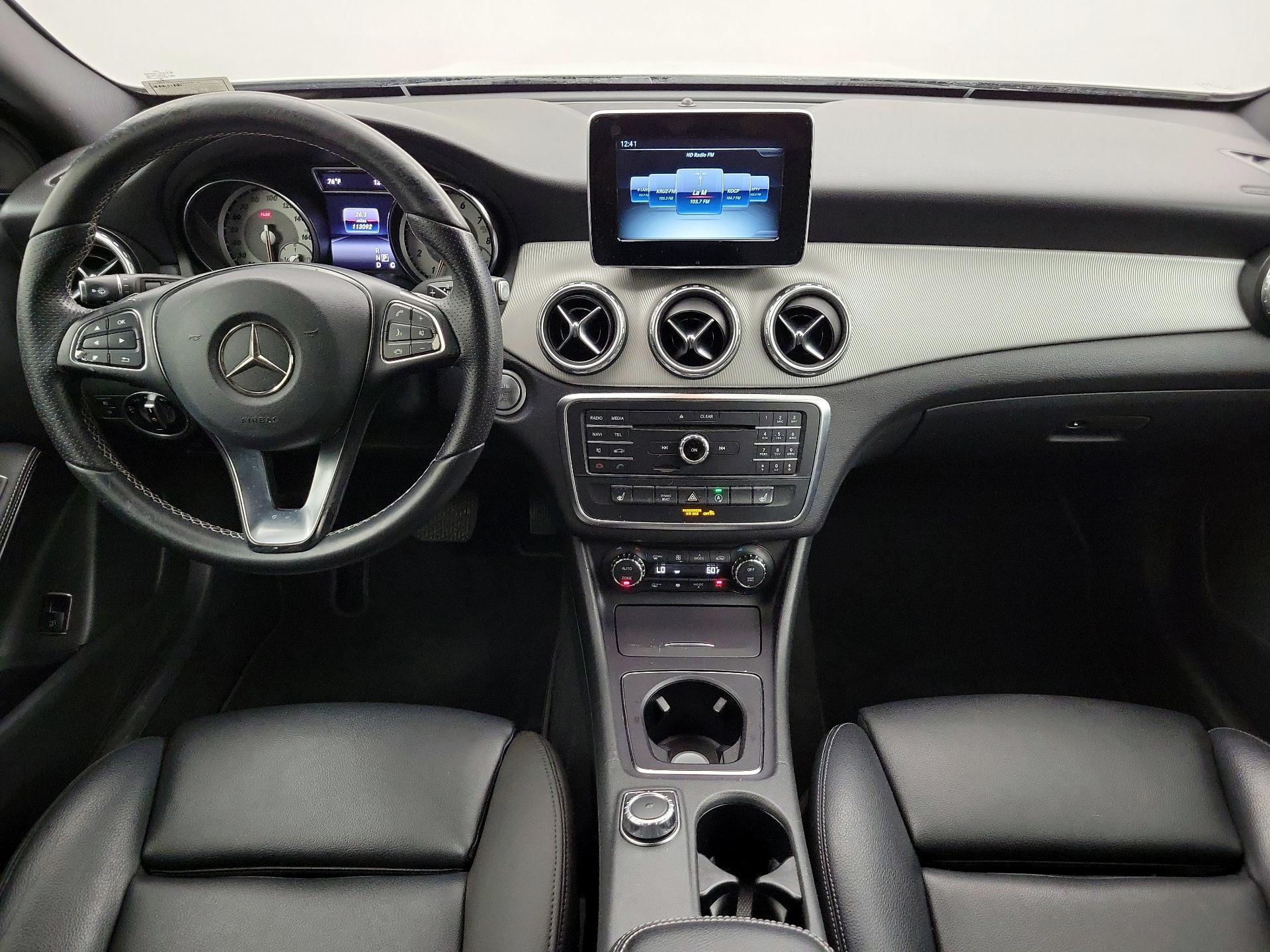 Thumbnail: 2016 Mercedes-Benz GLA - 9