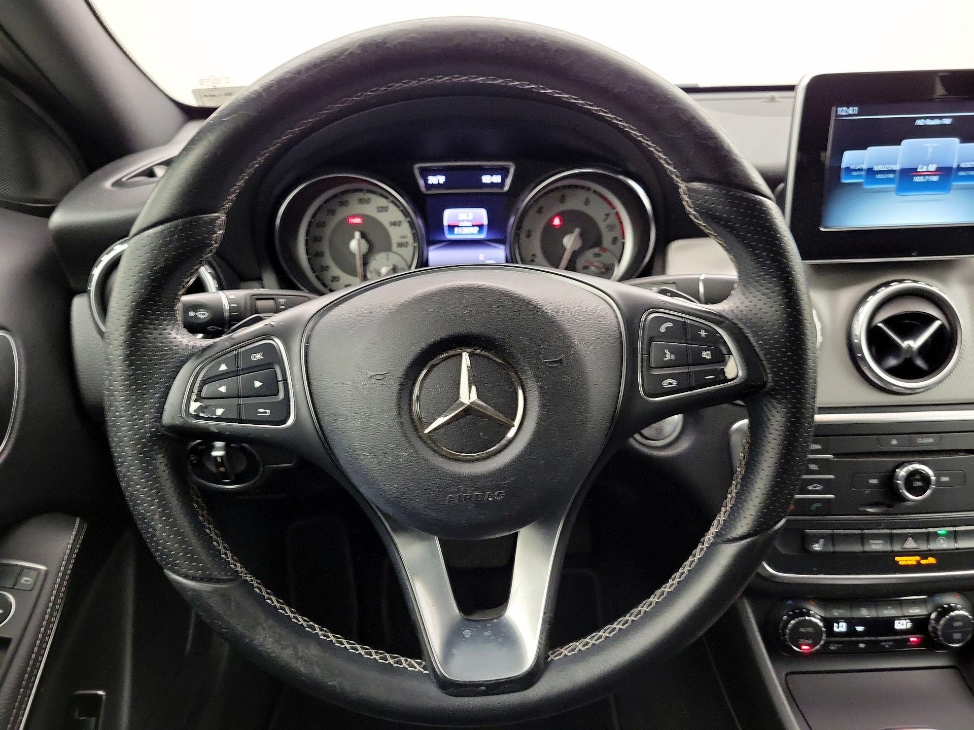 Thumbnail: 2016 Mercedes-Benz GLA - 10