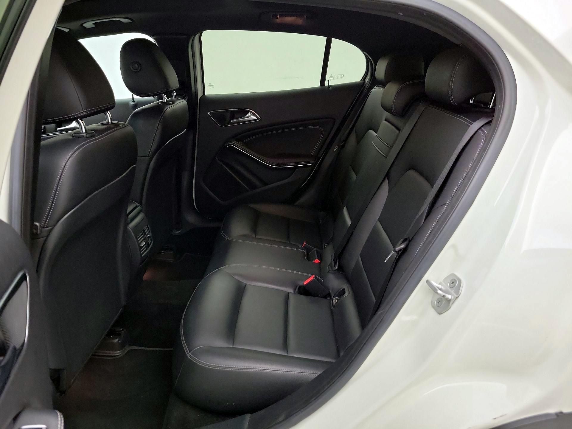 Thumbnail: 2016 Mercedes-Benz GLA - 20