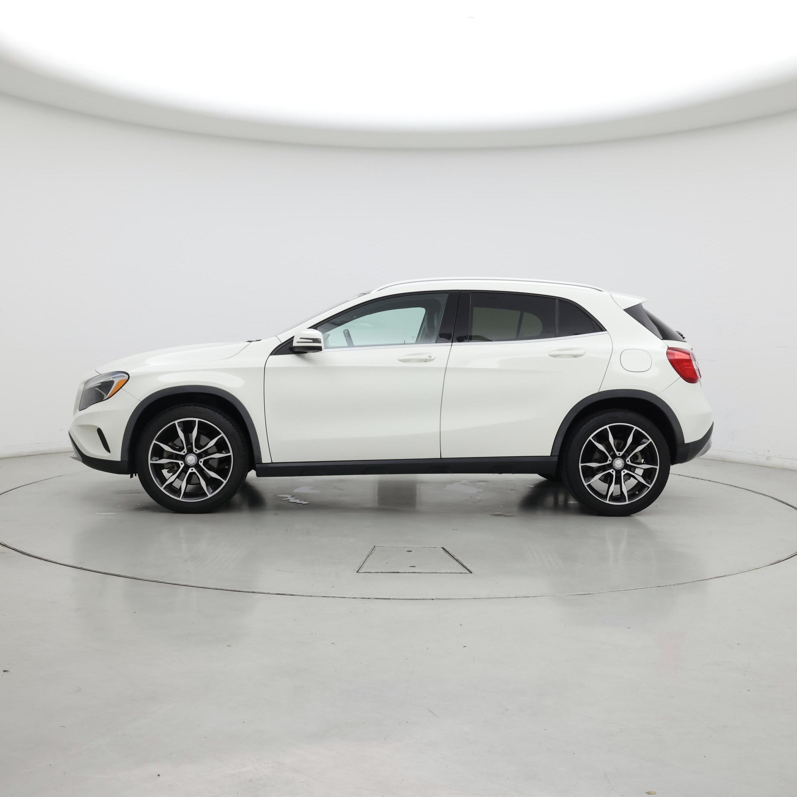 Thumbnail: 2016 Mercedes-Benz GLA - 3