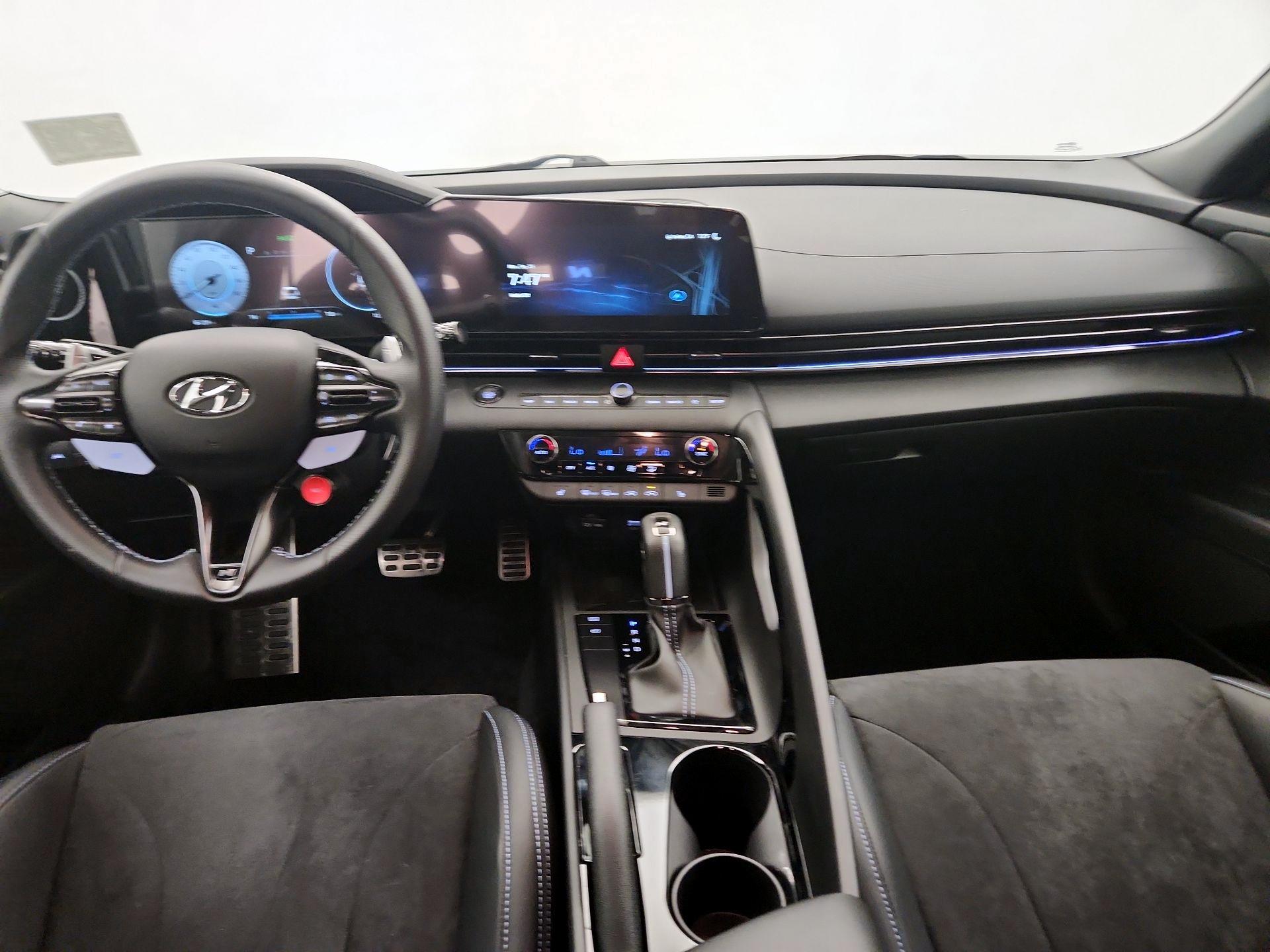 Thumbnail: 2022 Hyundai Elantra - 9