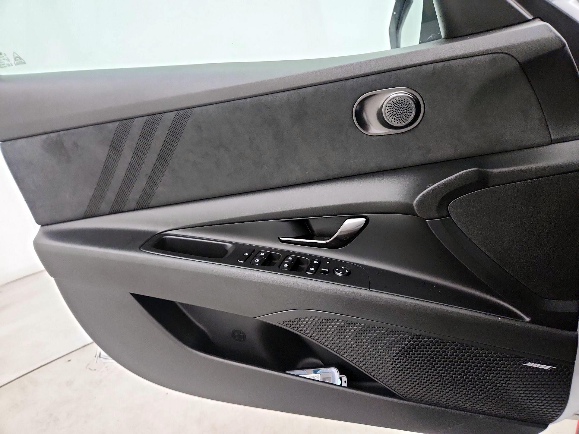 Thumbnail: 2022 Hyundai Elantra - 12