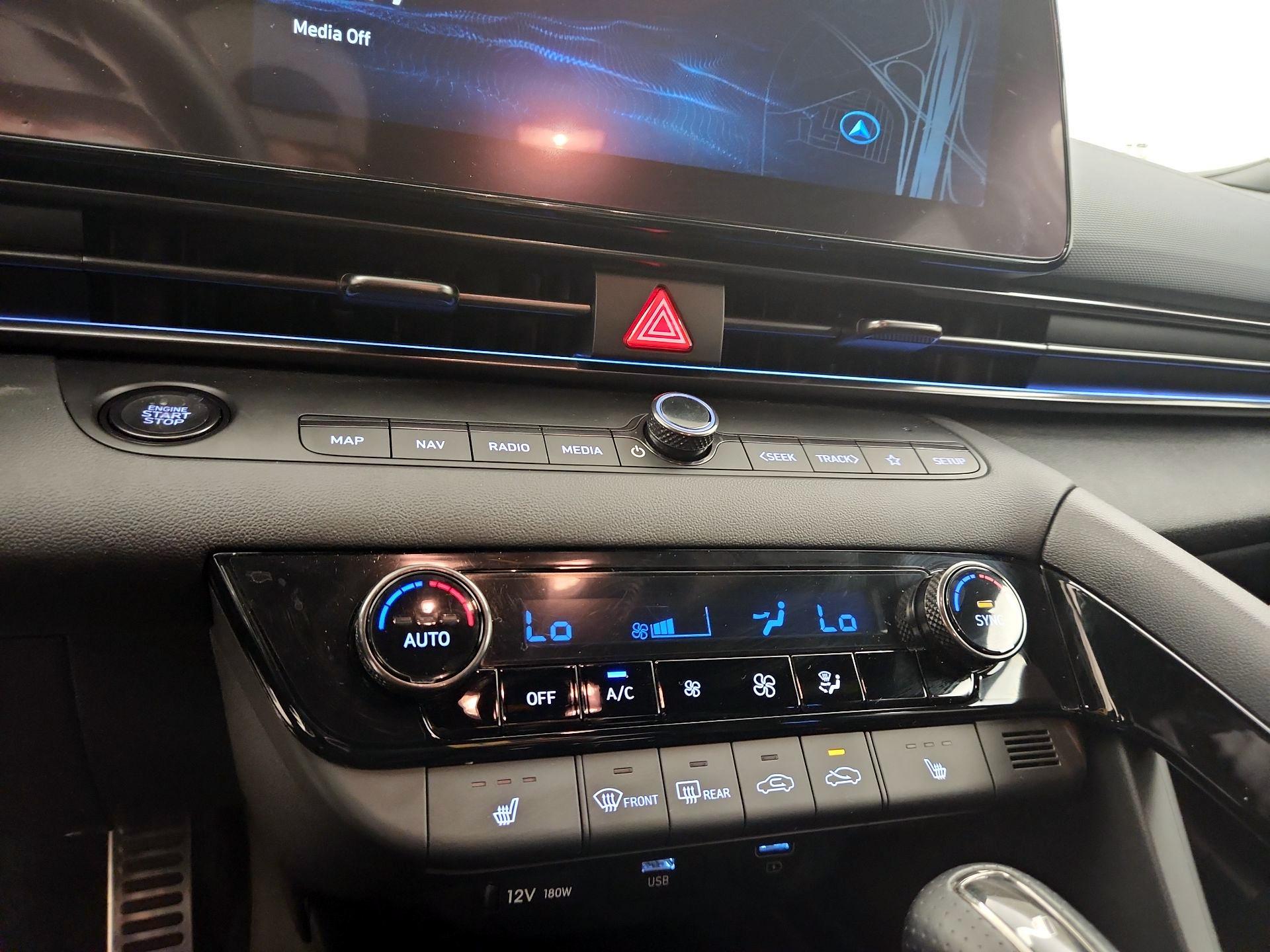 Thumbnail: 2022 Hyundai Elantra - 17