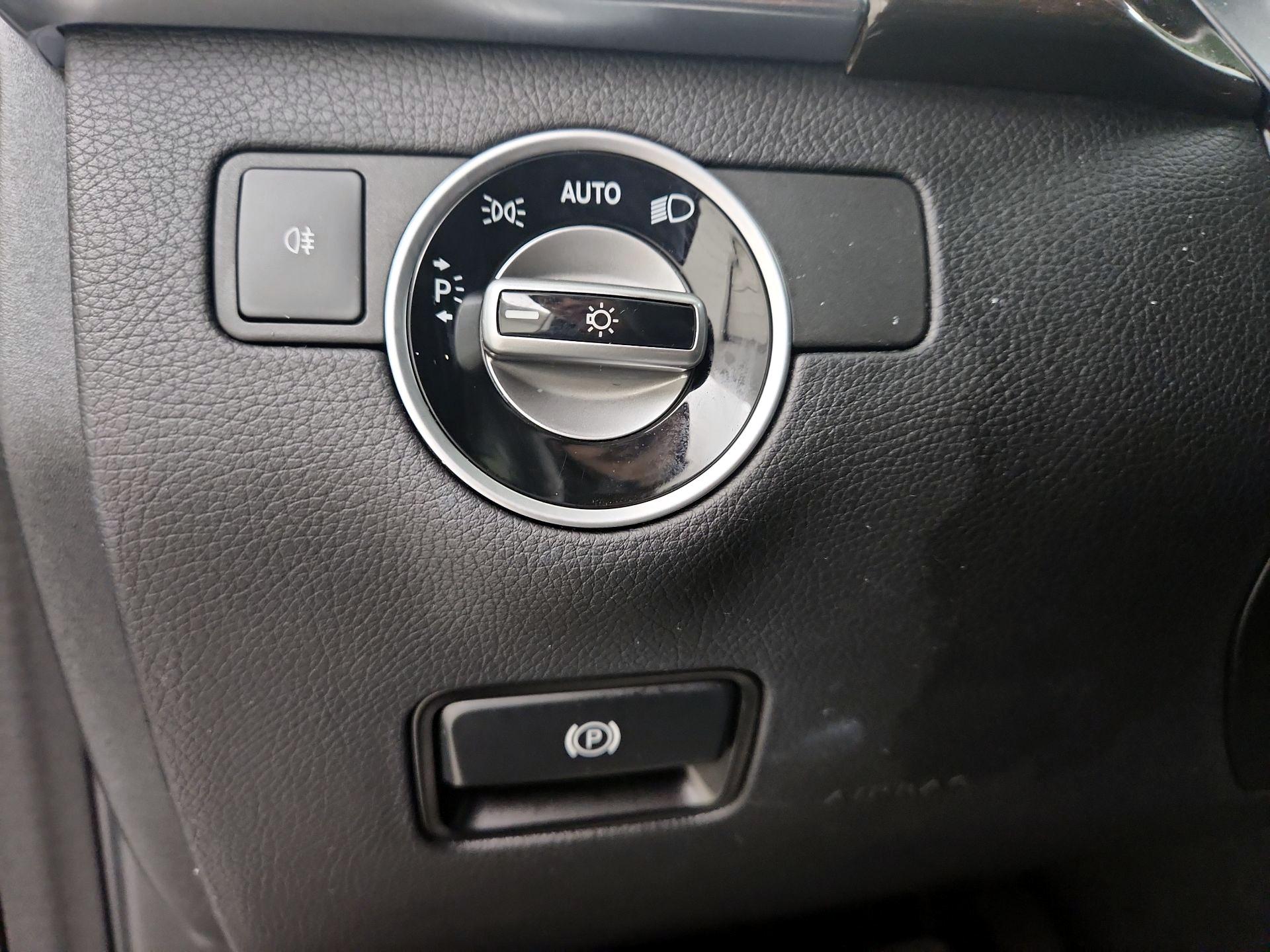 Thumbnail: 2015 Mercedes-Benz M-Class - 13