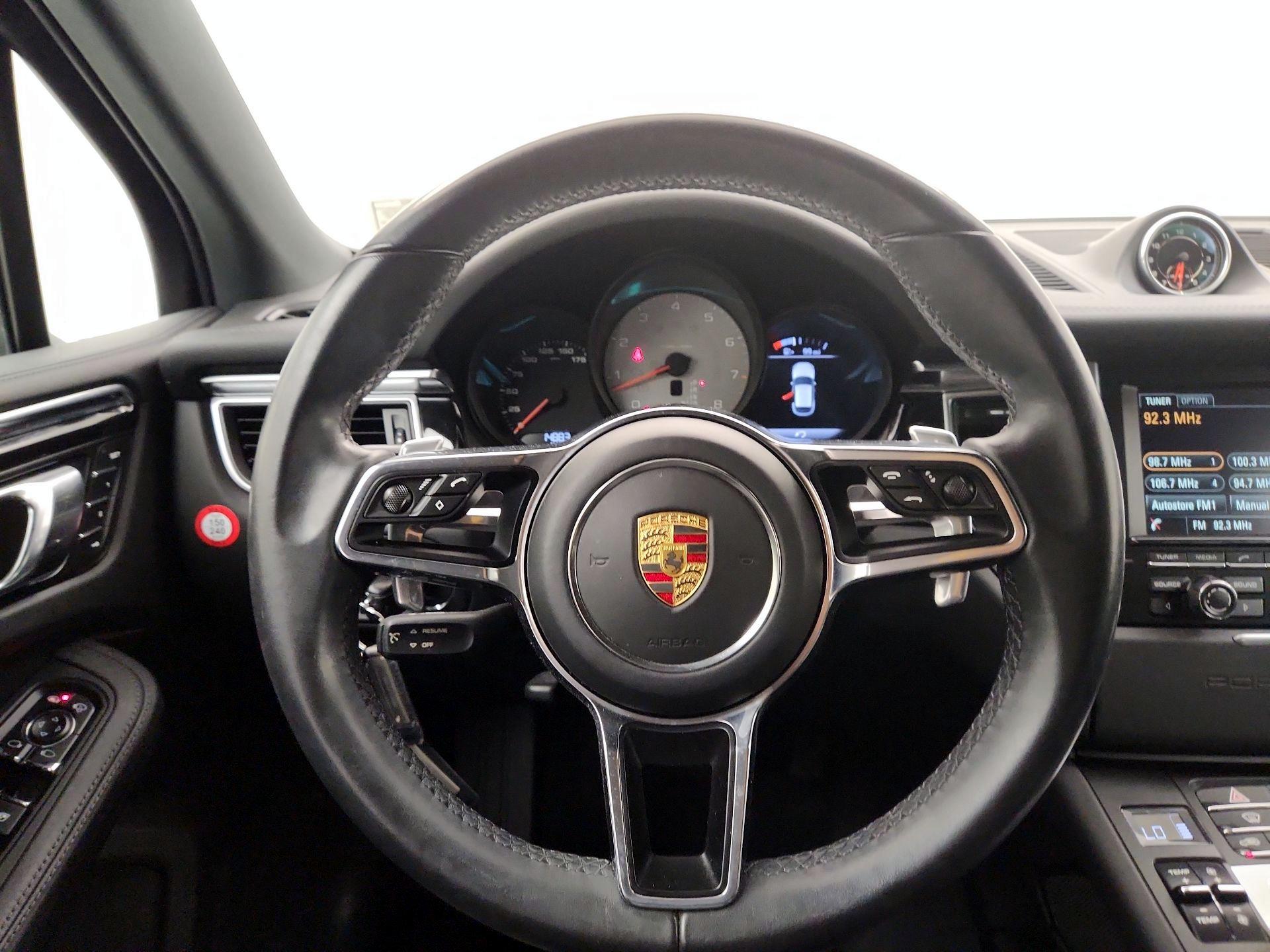 Thumbnail: 2015 Porsche Macan - 10