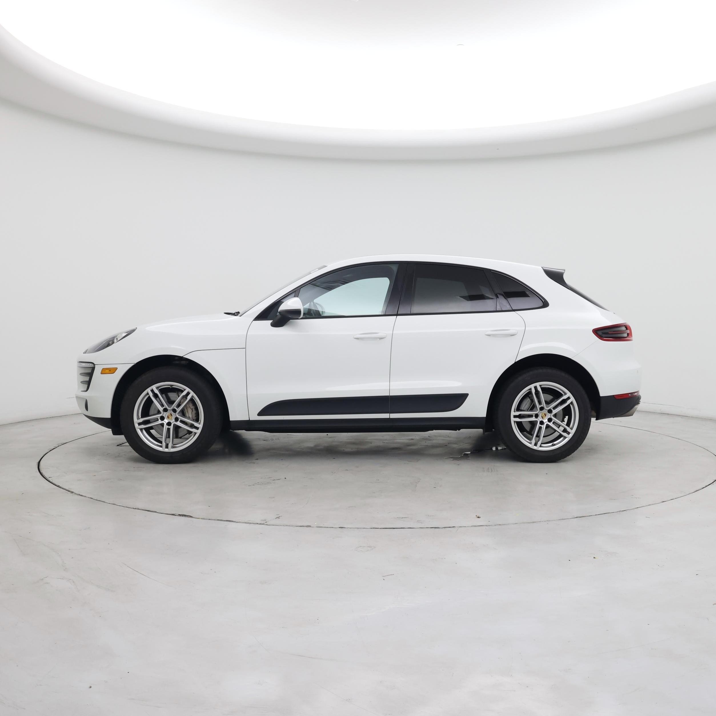 Thumbnail: 2015 Porsche Macan - 3