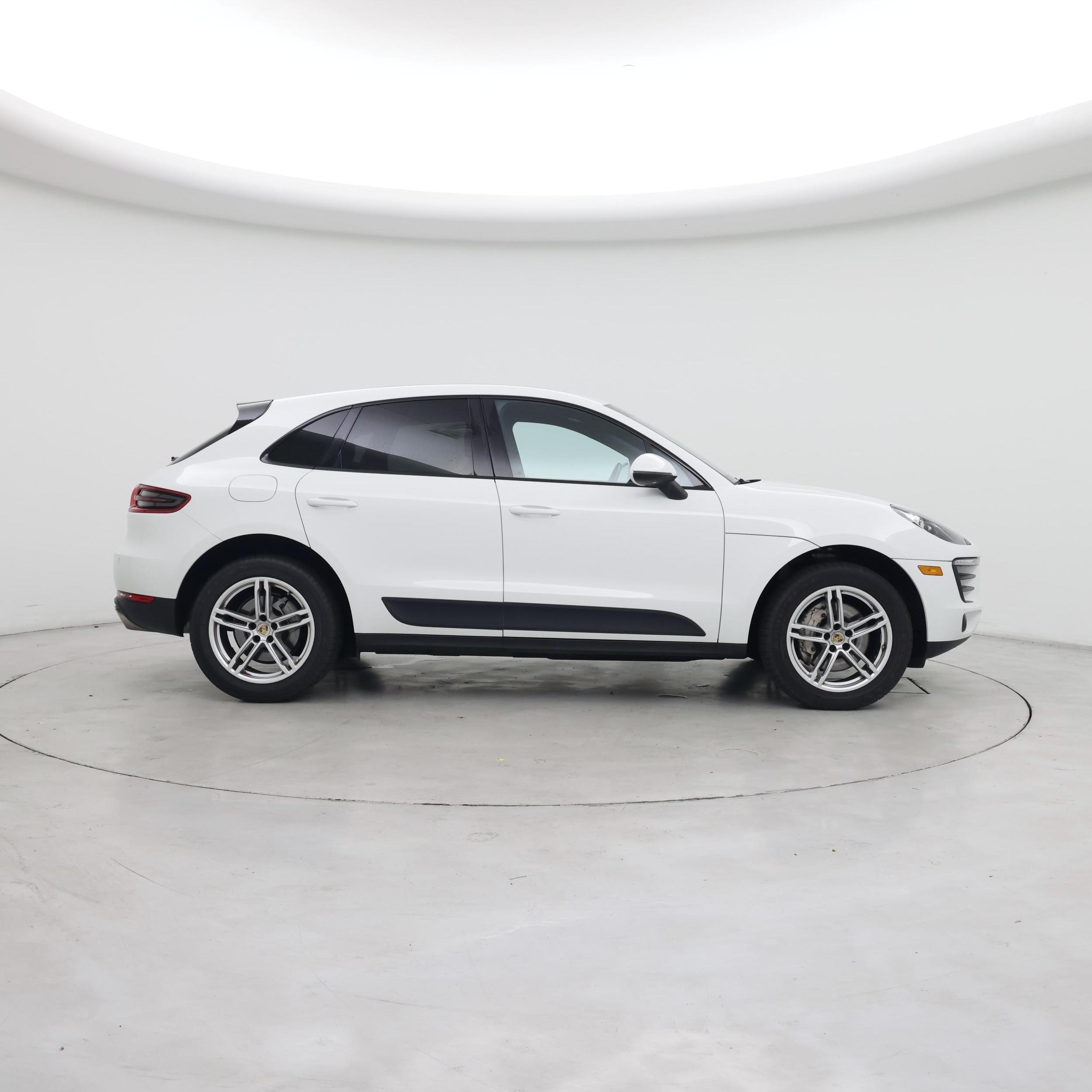 Thumbnail: 2015 Porsche Macan - 7