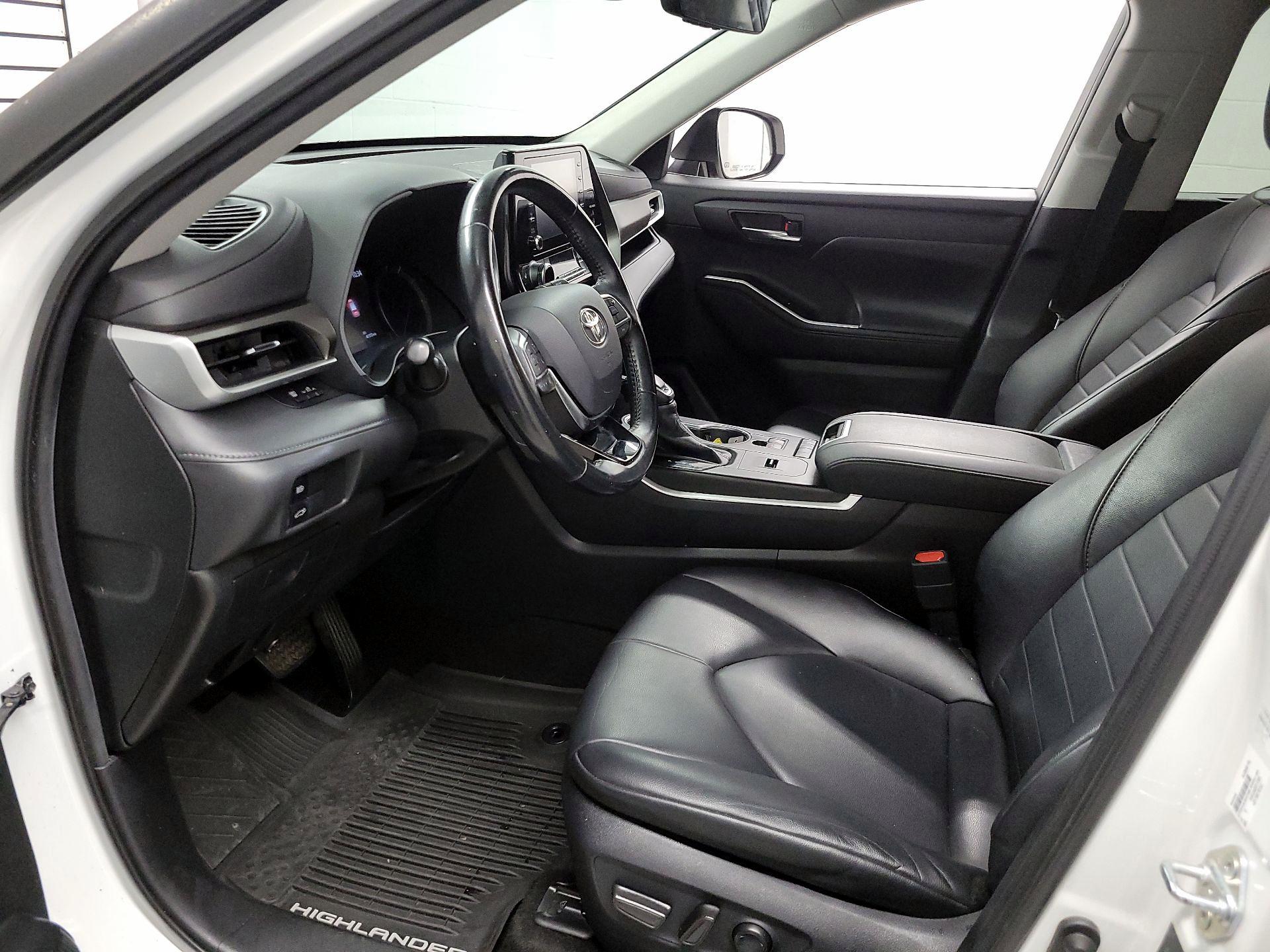 Thumbnail: 2020 Toyota Highlander - 11