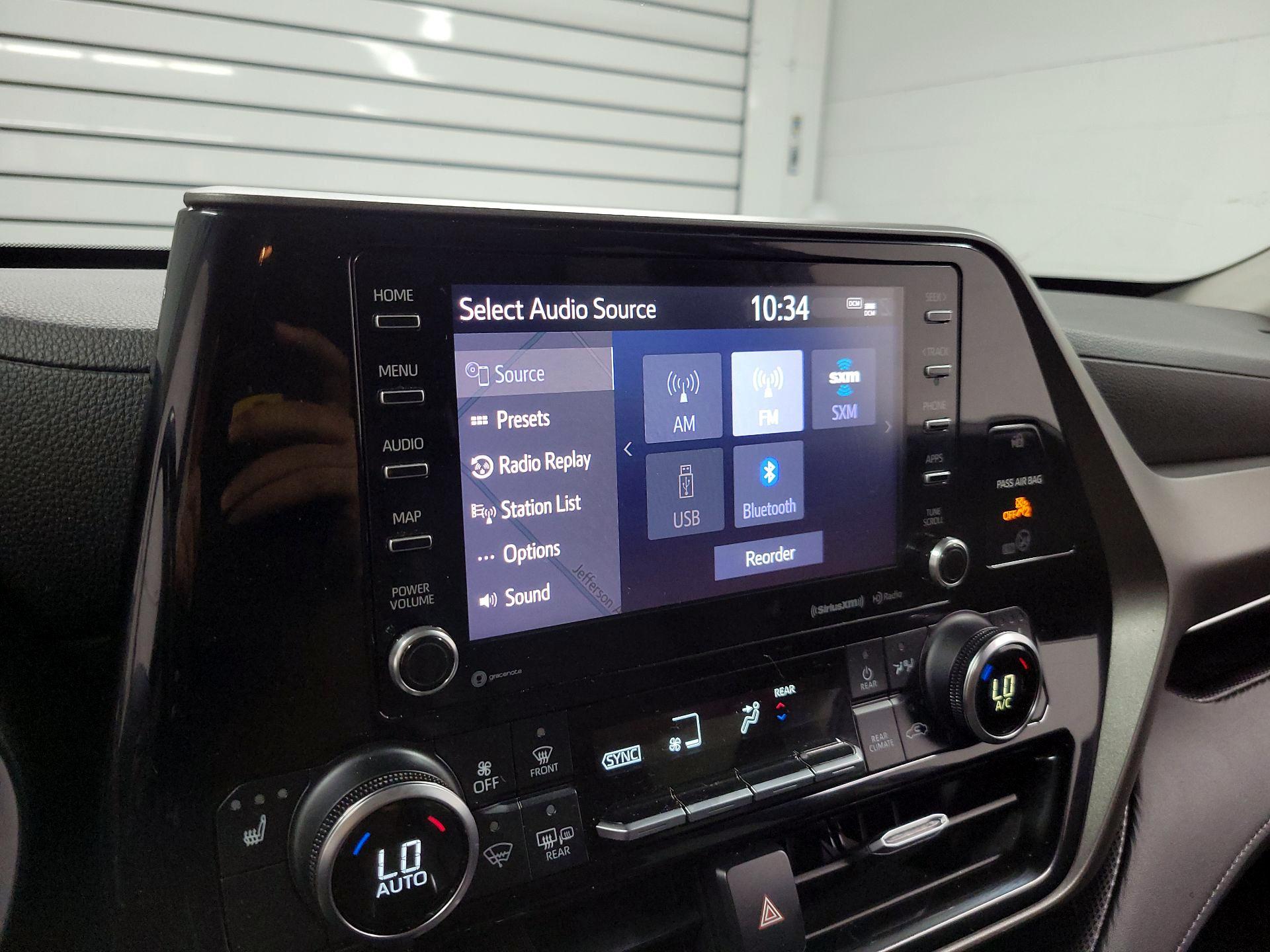 Thumbnail: 2020 Toyota Highlander - 14