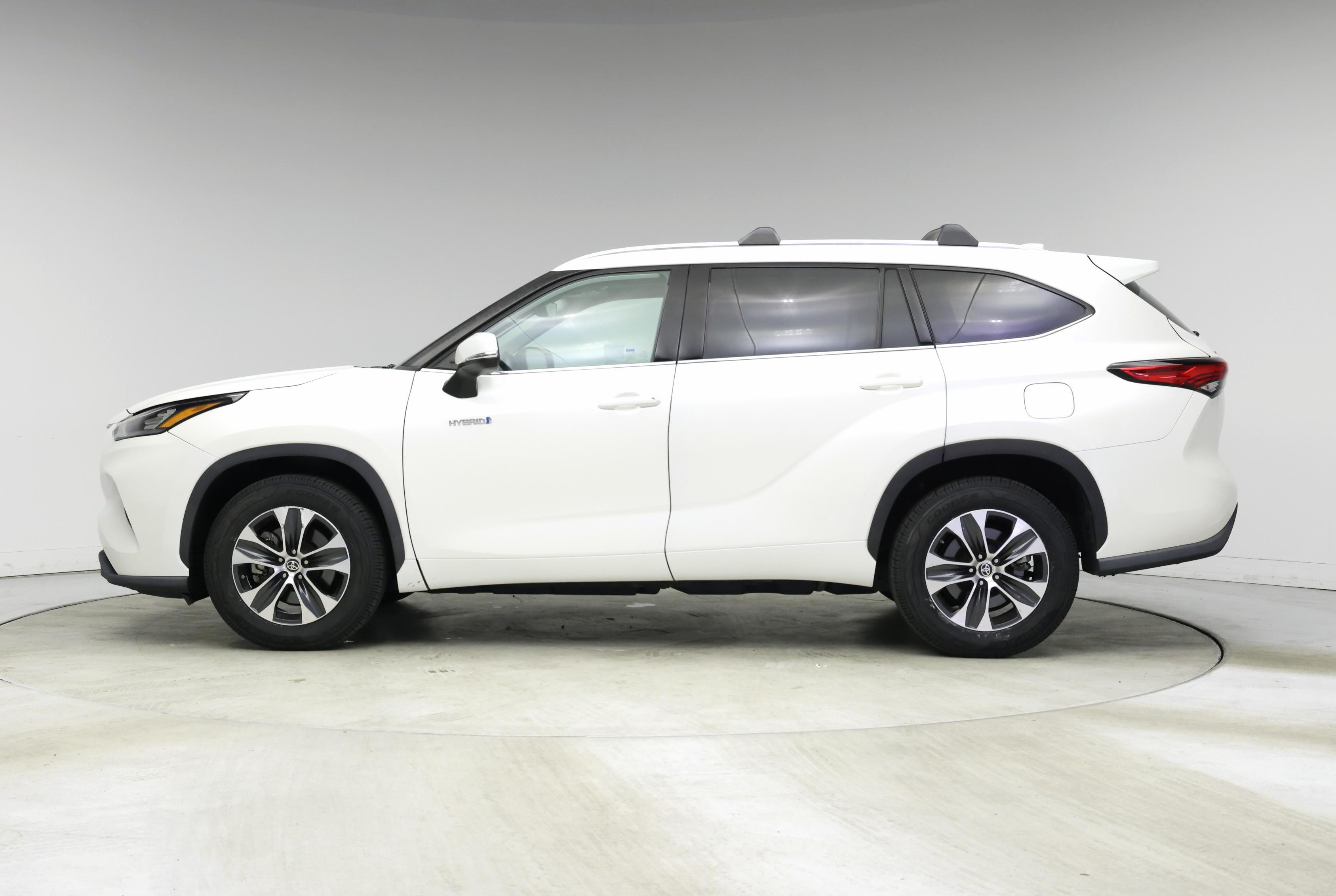 Thumbnail: 2020 Toyota Highlander - 3