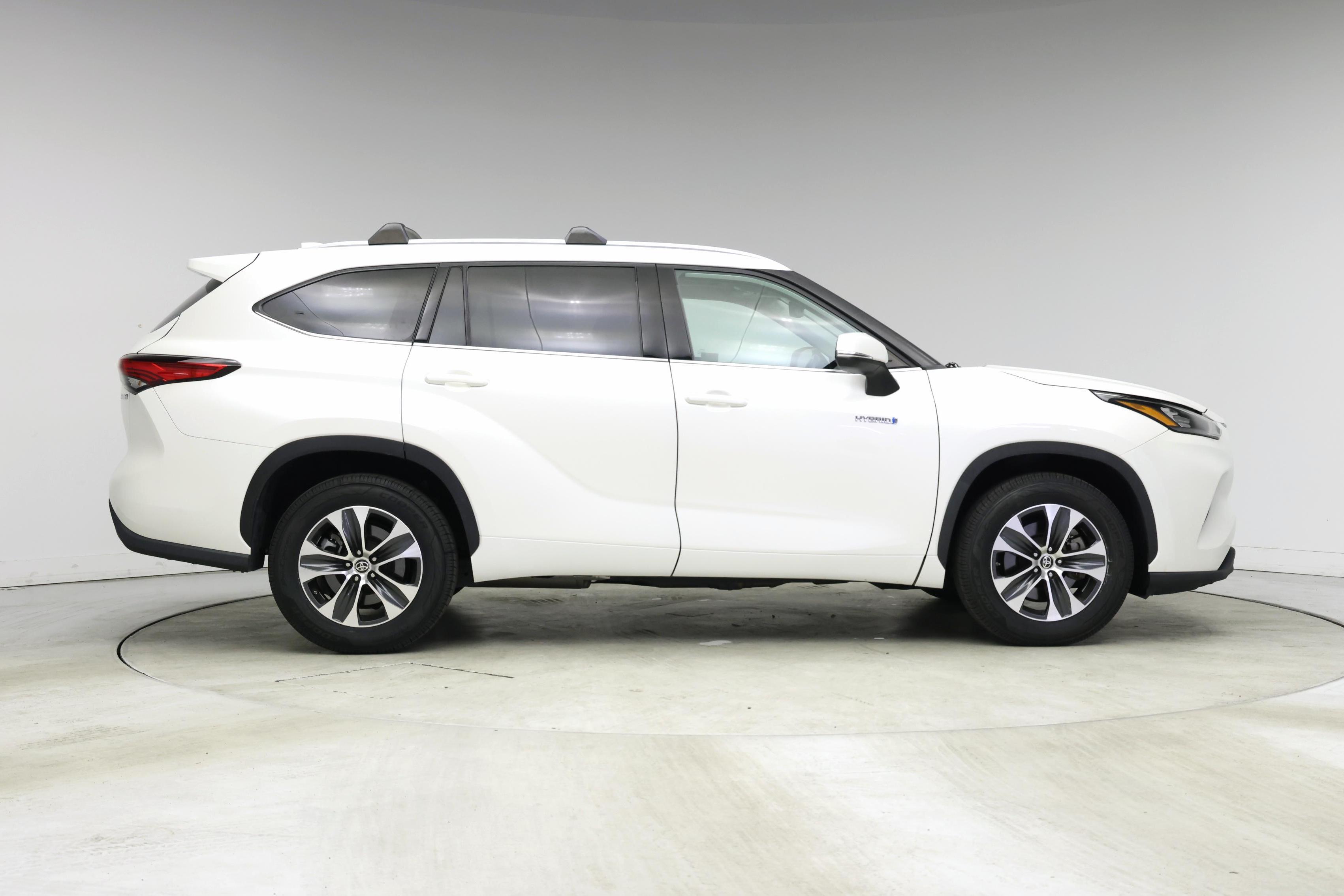 Thumbnail: 2020 Toyota Highlander - 7