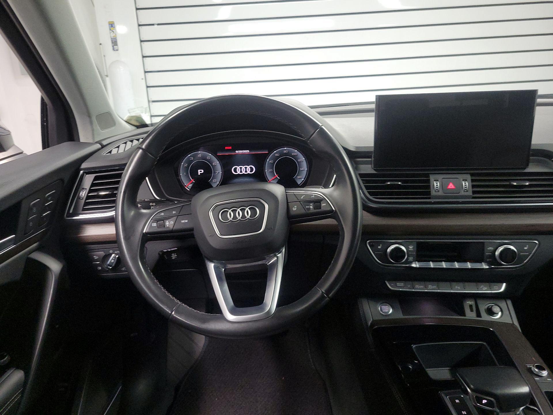 Thumbnail: 2022 Audi Q5 - 10