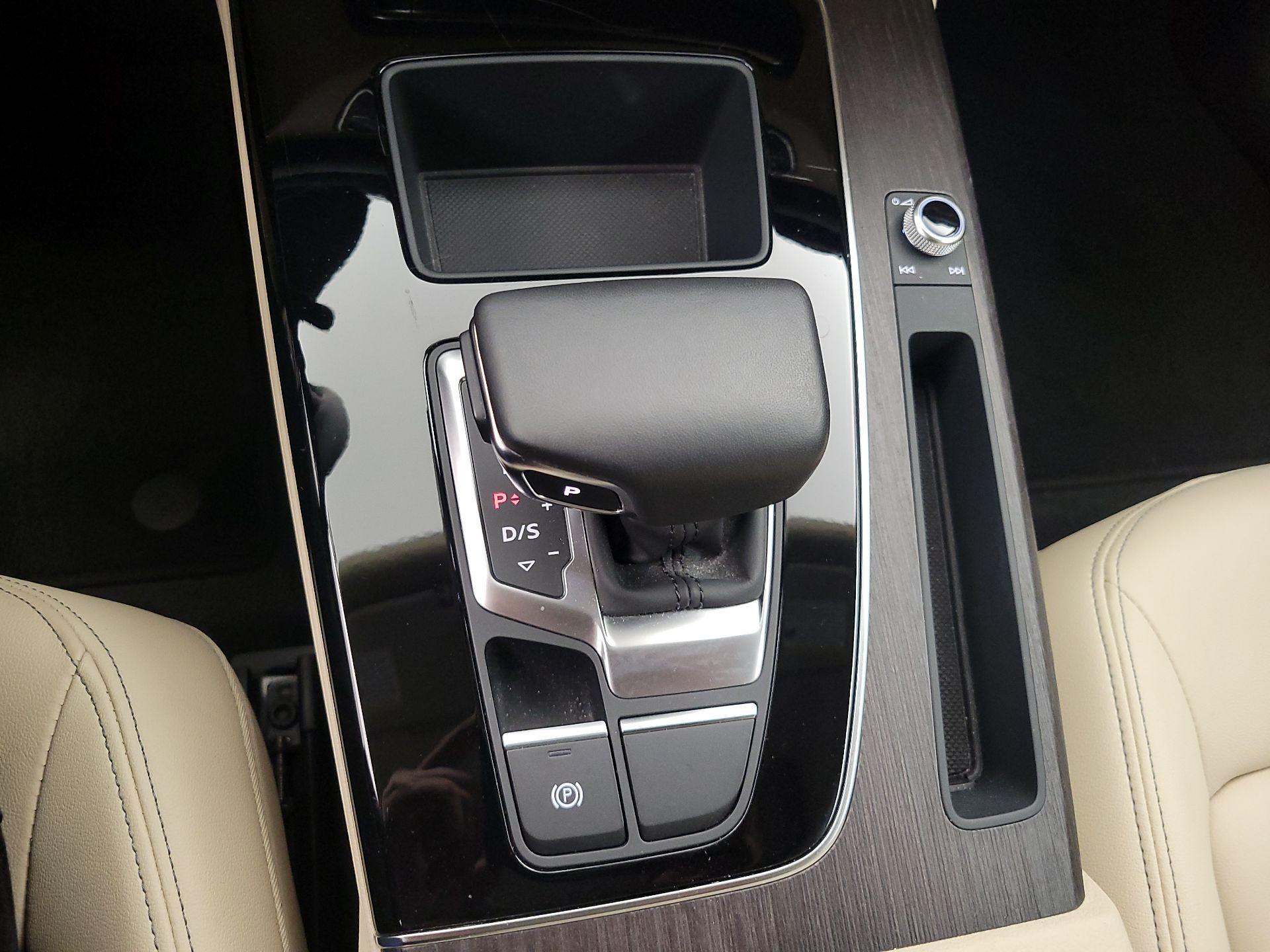 Thumbnail: 2023 Audi Q5 - 16