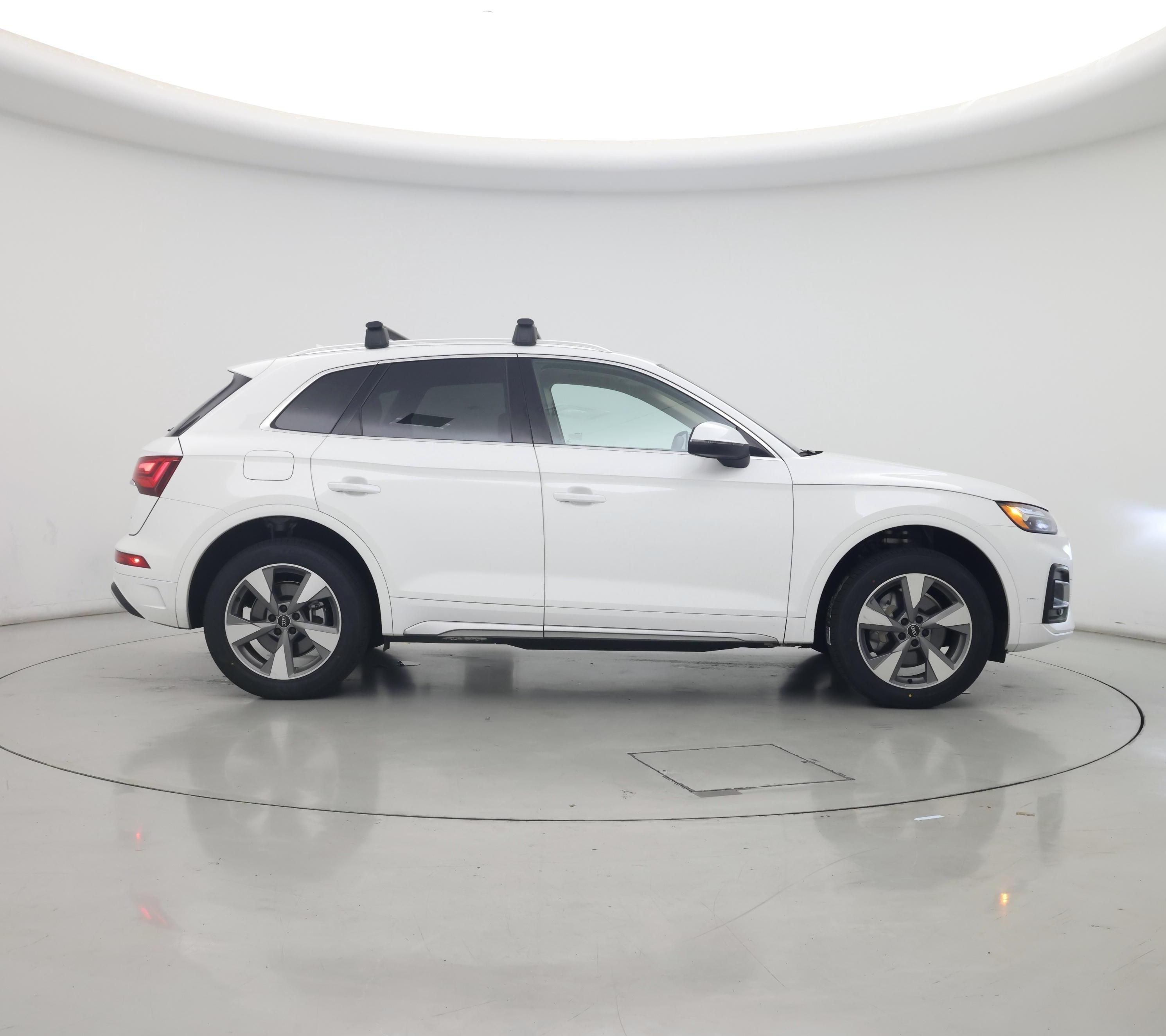 Thumbnail: 2023 Audi Q5 - 7