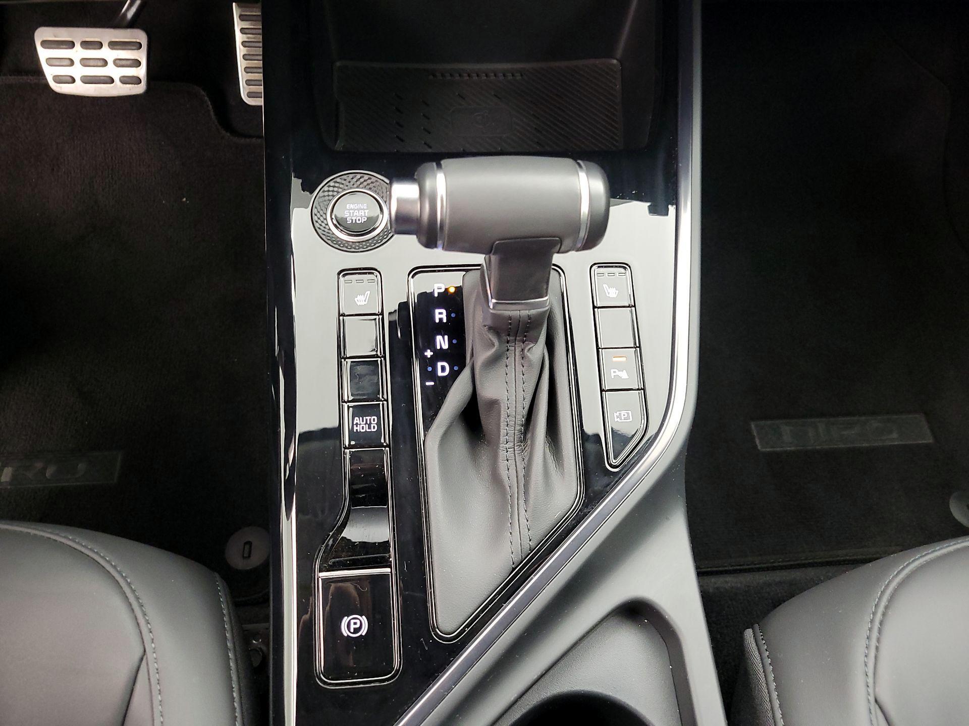 Thumbnail: 2023 Kia Niro - 18