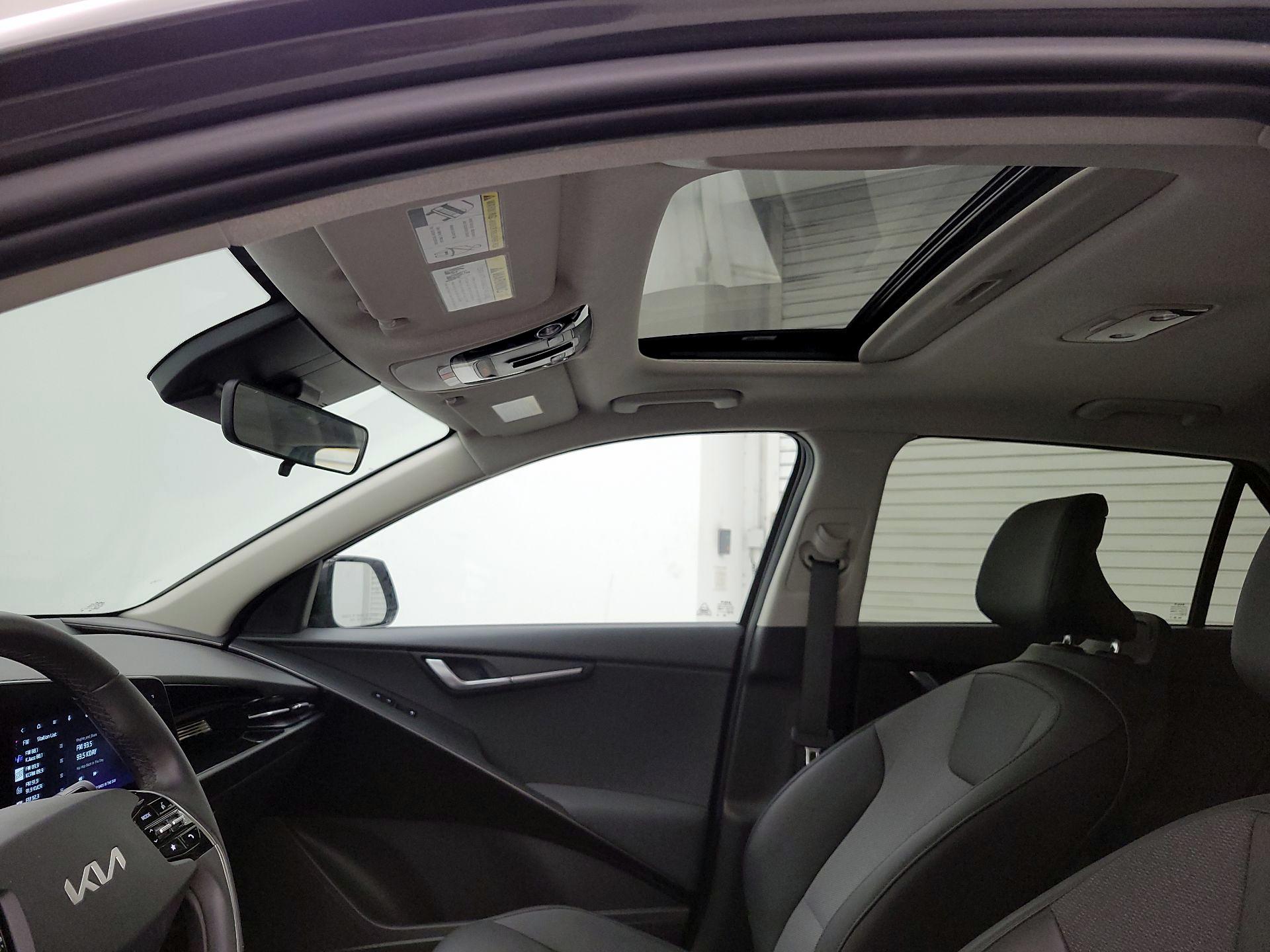 Thumbnail: 2023 Kia Niro - 20