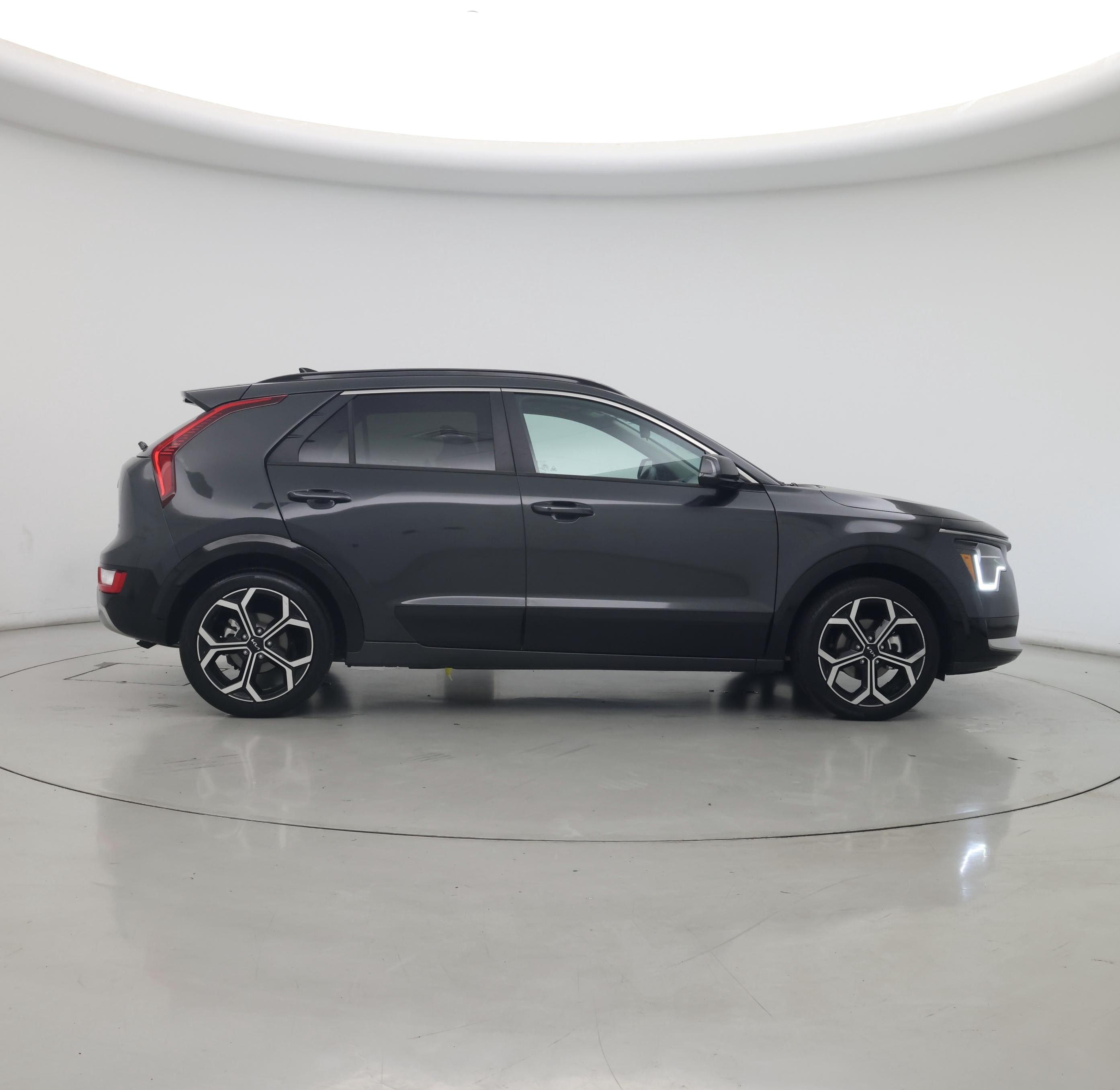Thumbnail: 2023 Kia Niro - 7