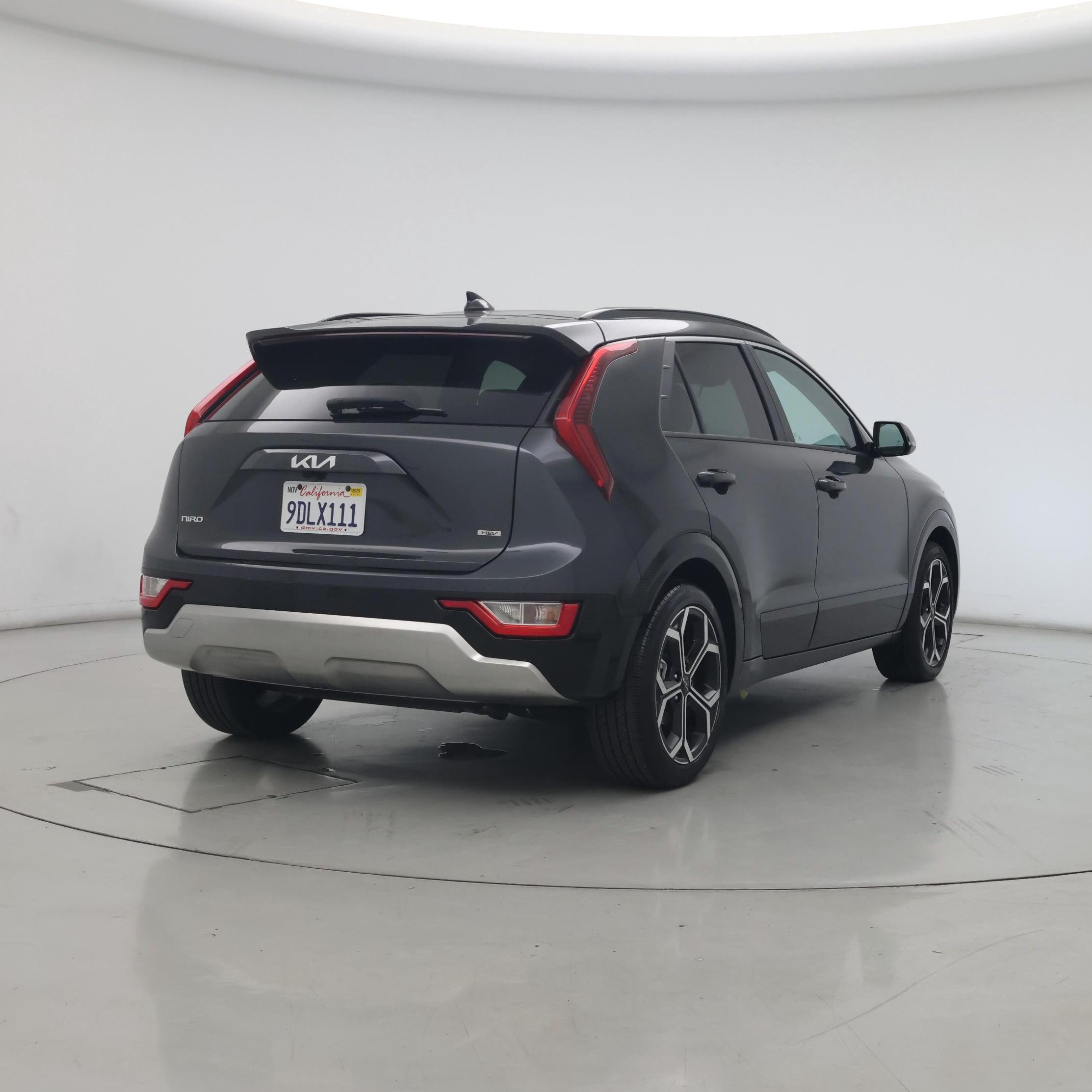 Thumbnail: 2023 Kia Niro - 8