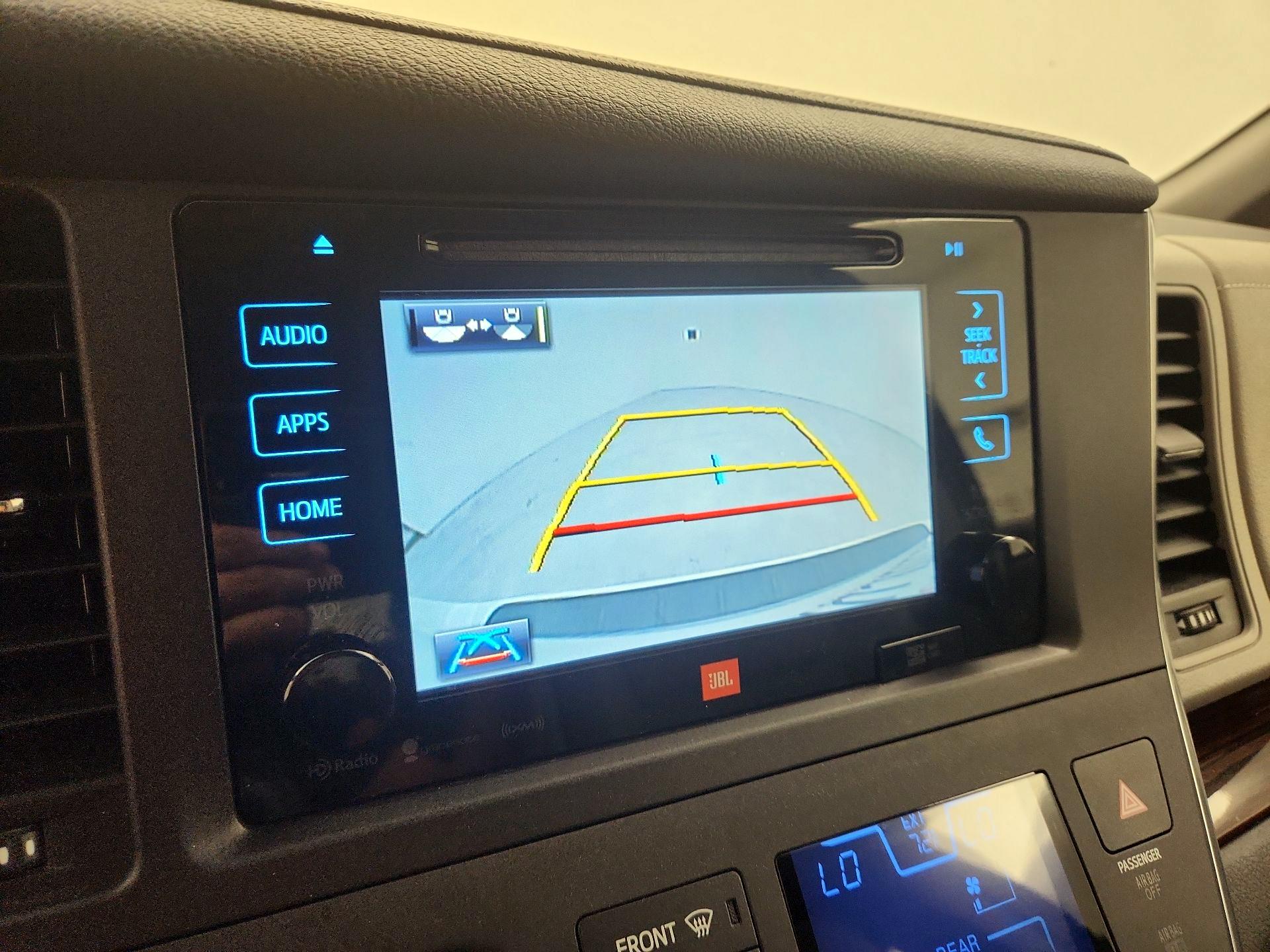 Thumbnail: 2016 Toyota Sienna - 15